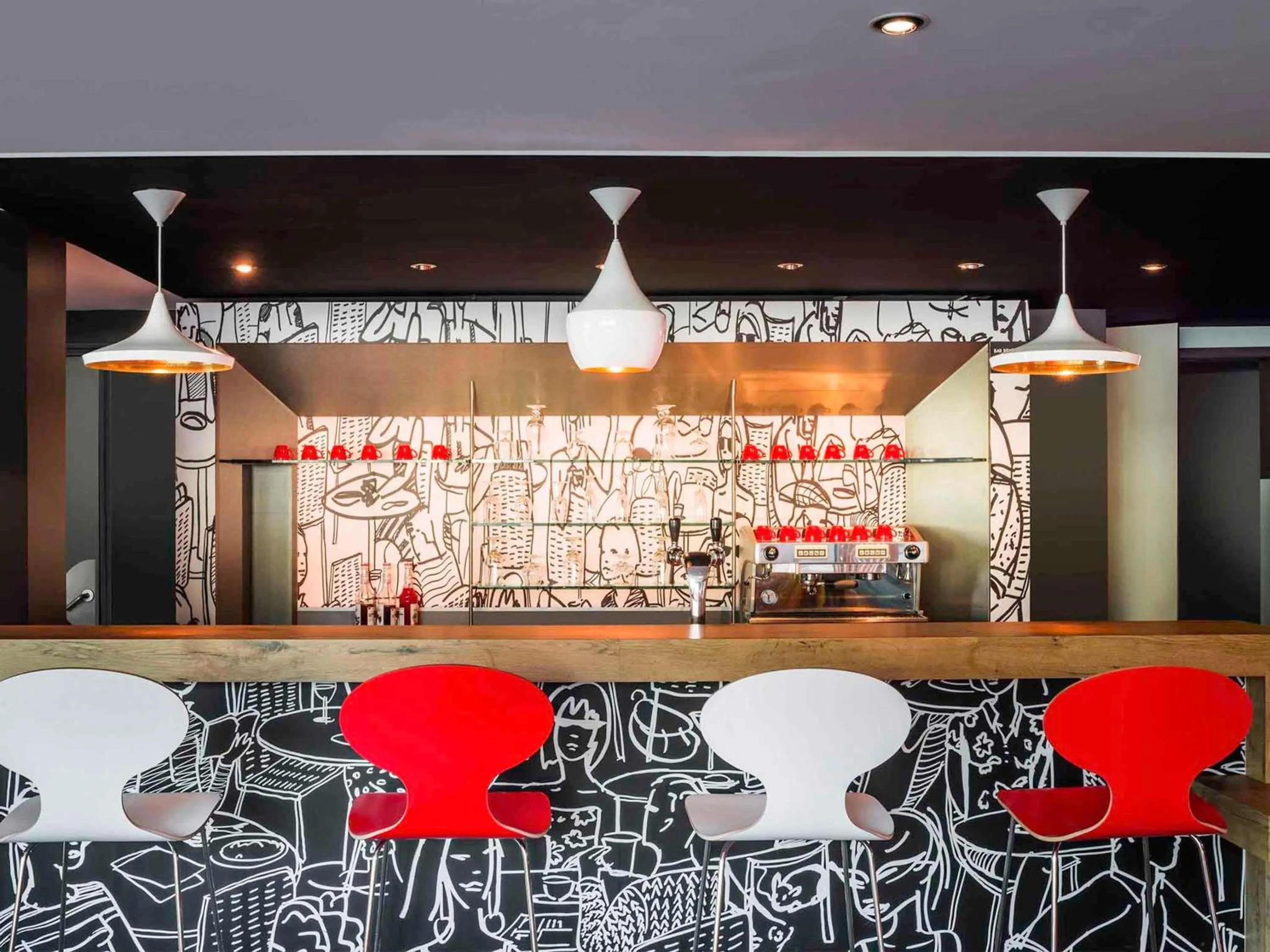 Restaurant/places to eat in ibis Nantes Centre Gare Sud