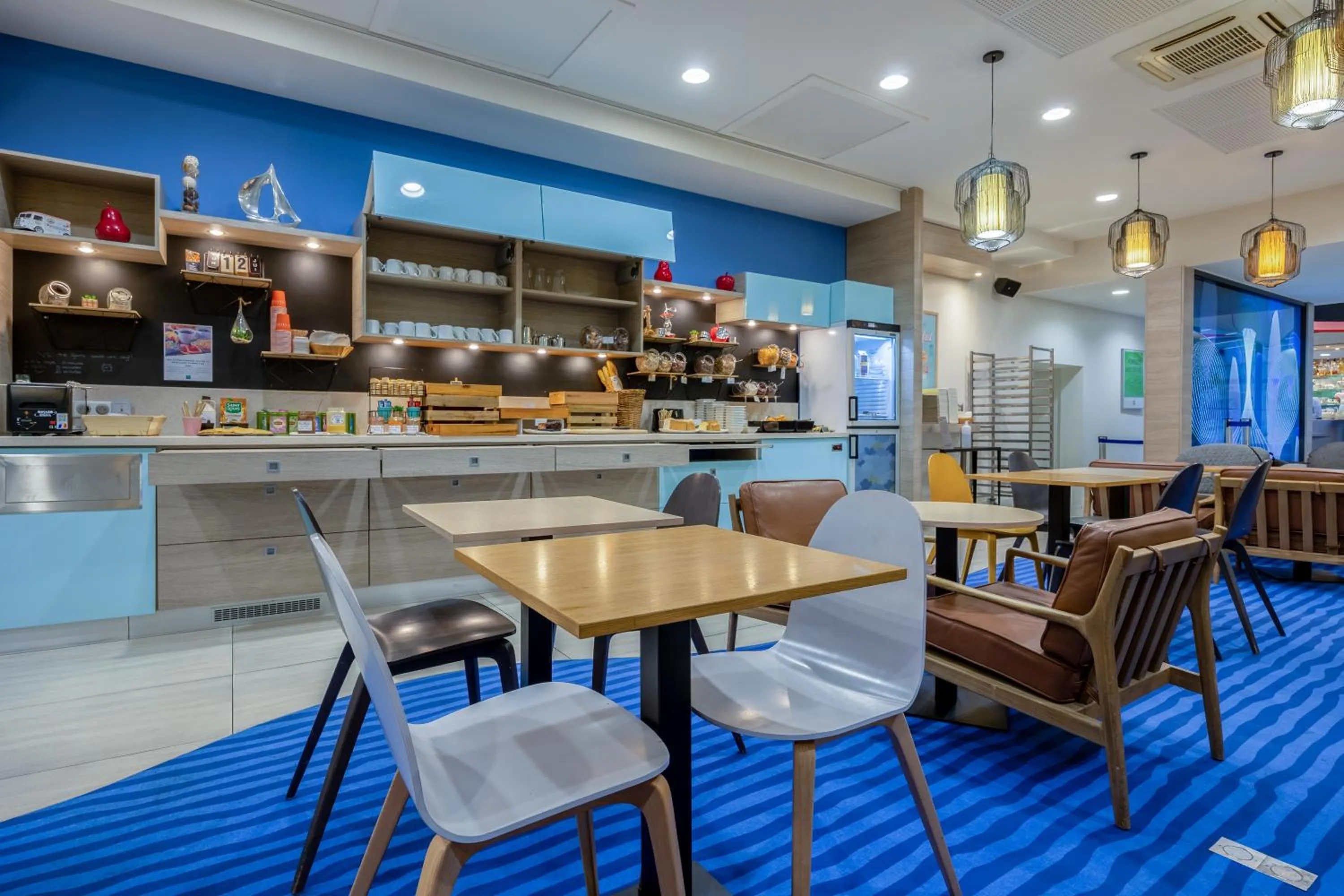 Restaurant/places to eat in ibis Styles La Rochelle Centre Vieux Port