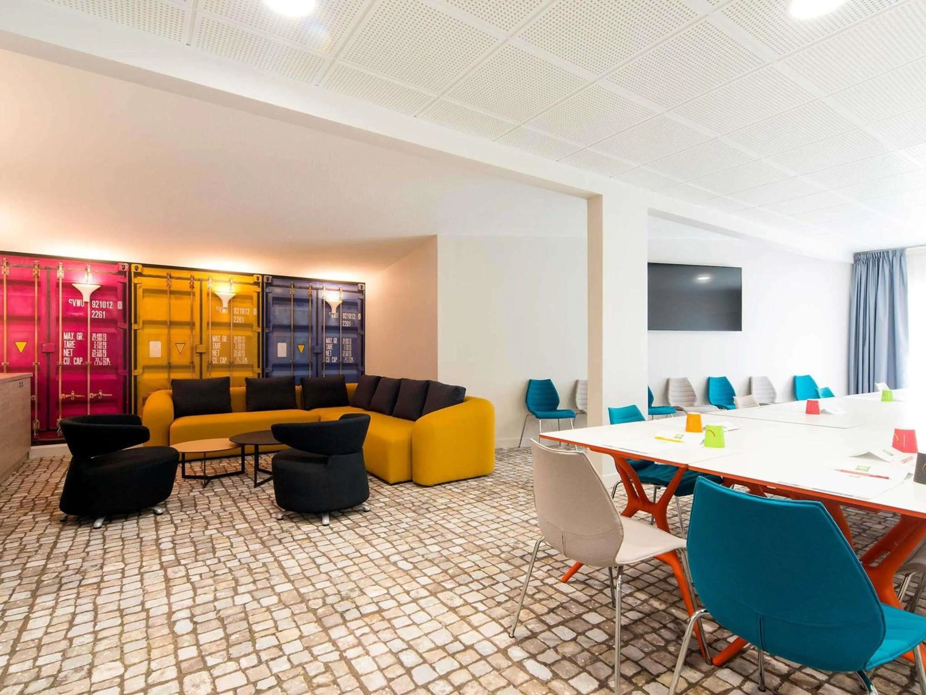 Property building in ibis Styles La Rochelle Centre Vieux Port