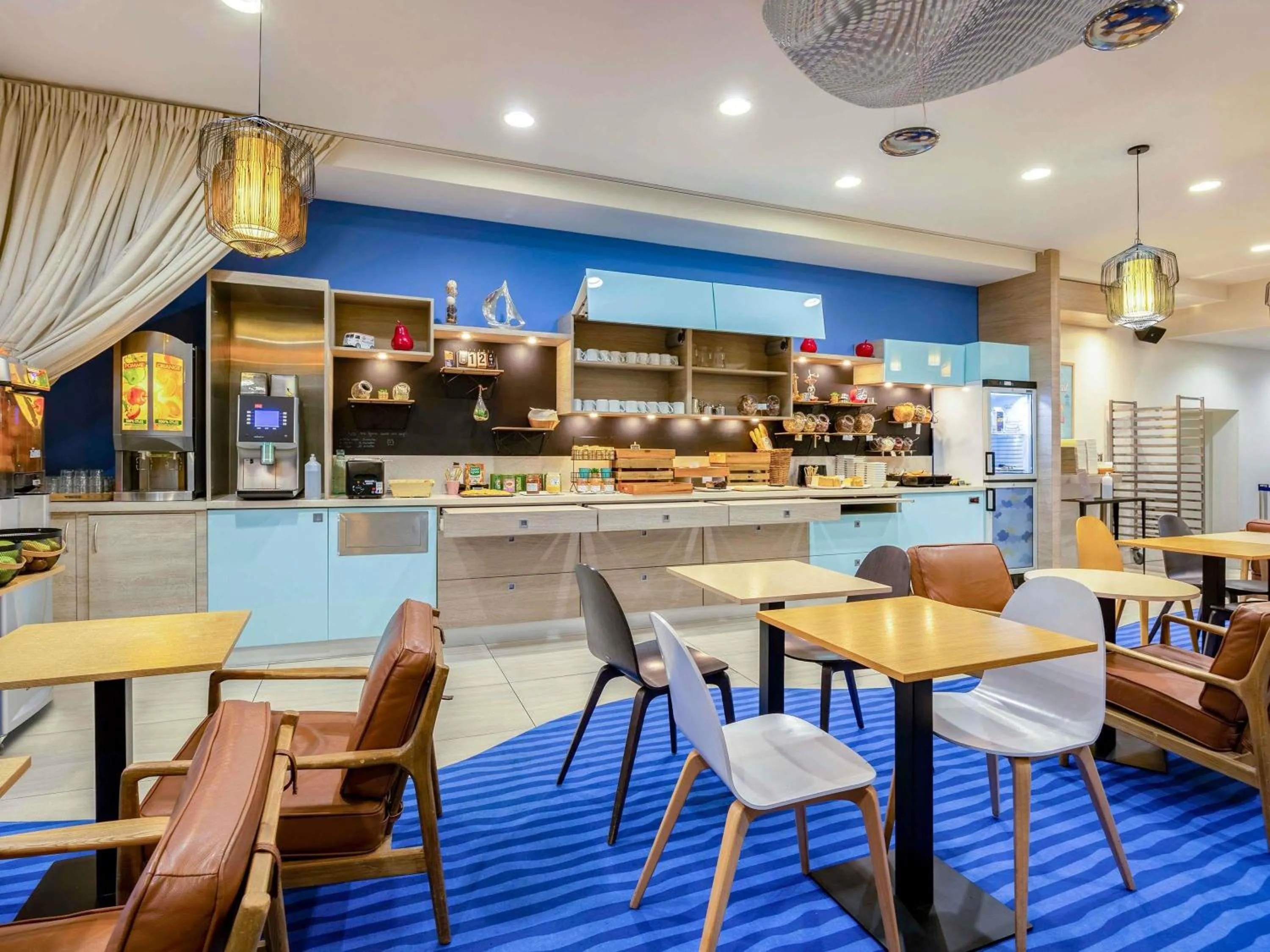 Property building in ibis Styles La Rochelle Centre Vieux Port