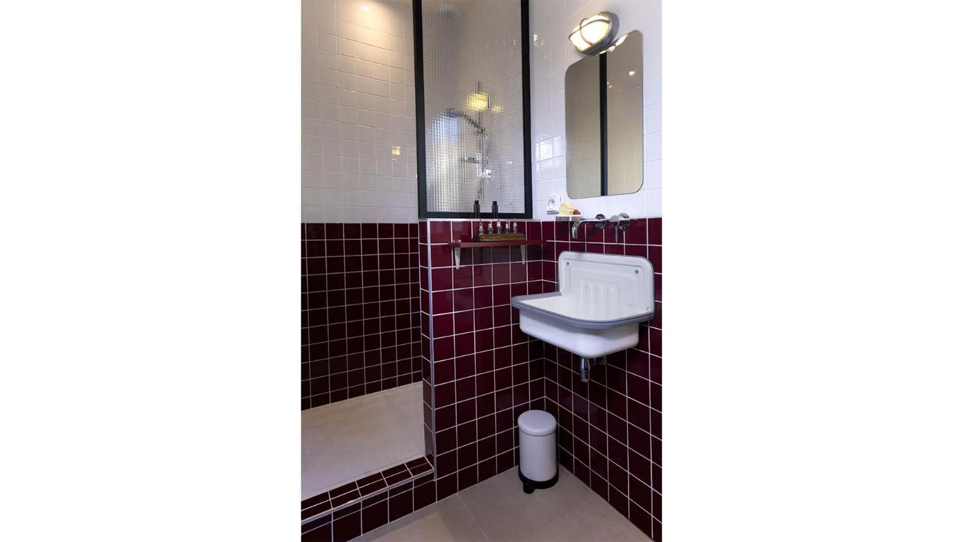 Shower in The Originals City Hotel Artyster Clermont Ferrand