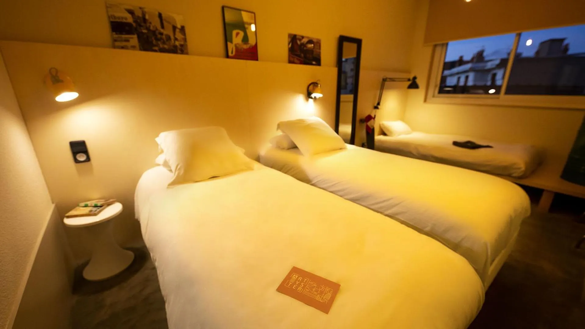 Bed in The Originals City Hotel Artyster Clermont Ferrand