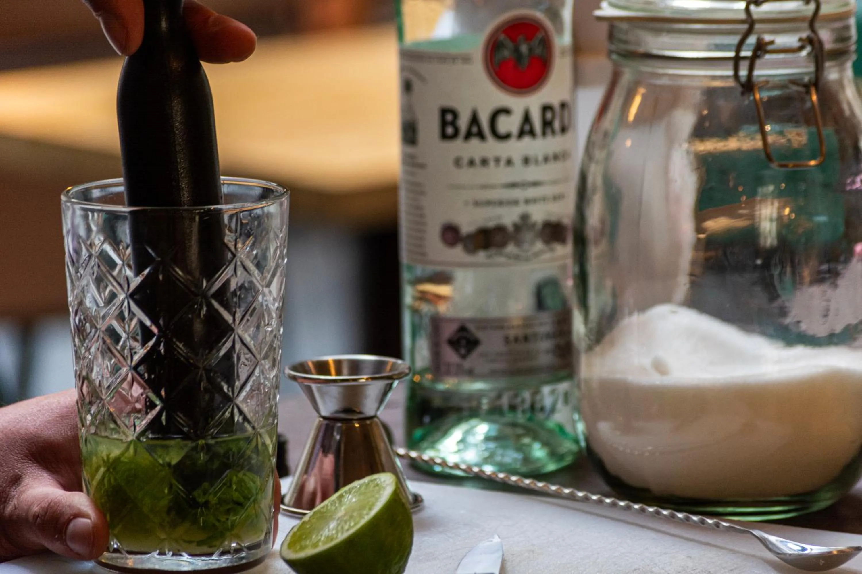 Lounge or bar in The Originals City Hotel Artyster Clermont Ferrand