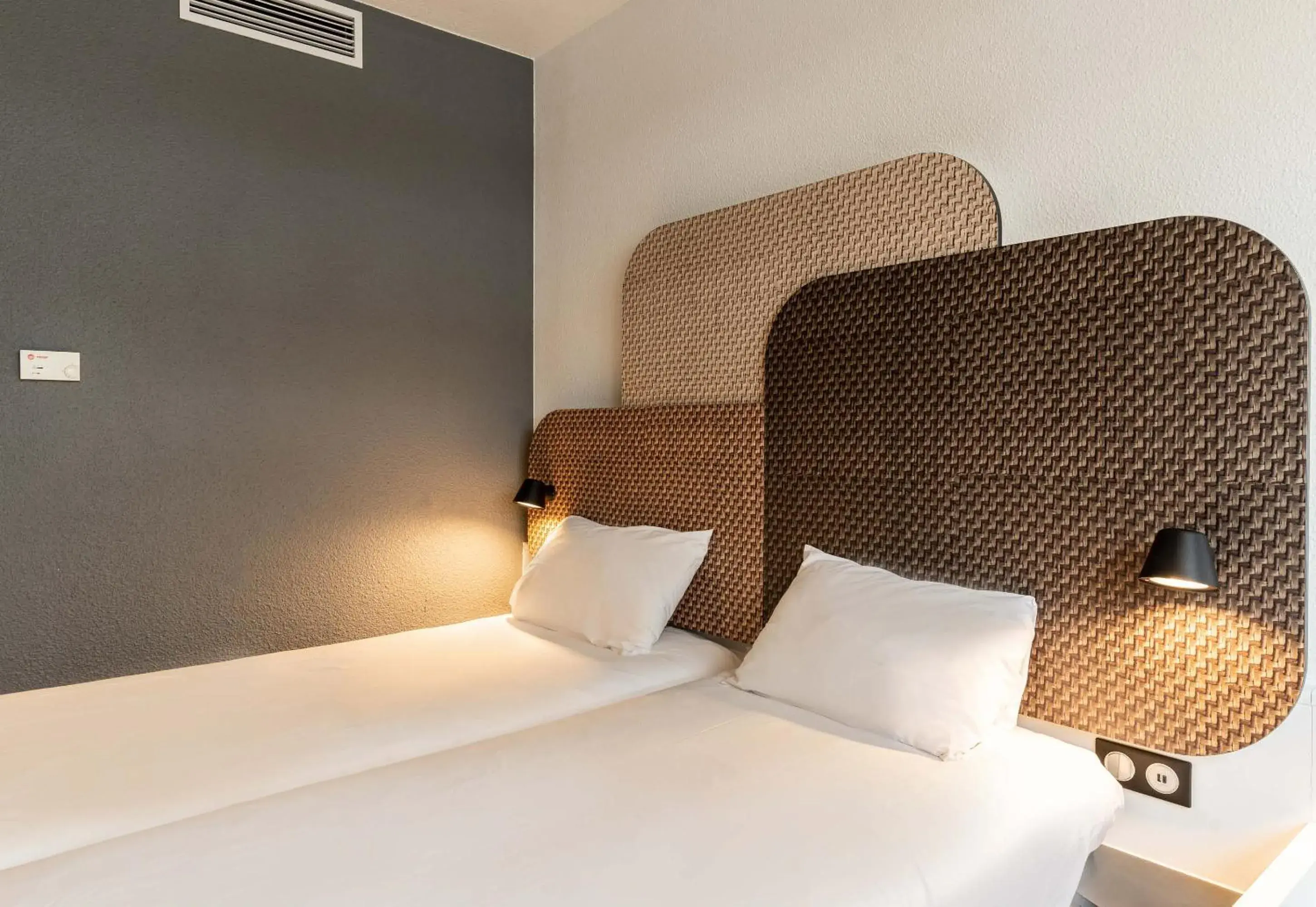 Twin Room in B&B HOTEL Chartres Centre Cathédrale 3 étoiles Twin Room in B&B HOTEL Chartres Centre Cathédrale 3 étoiles