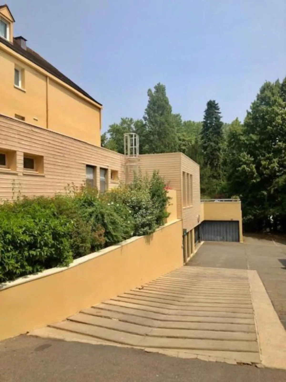 Parking in B&B HOTEL Chartres Centre Cathédrale 3 étoiles