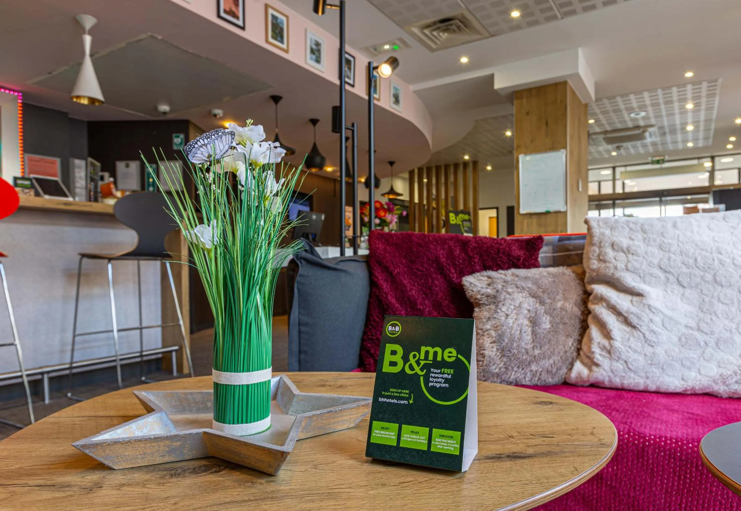 Decorative detail in B&B HOTEL Chartres Centre Cathédrale 3 étoiles