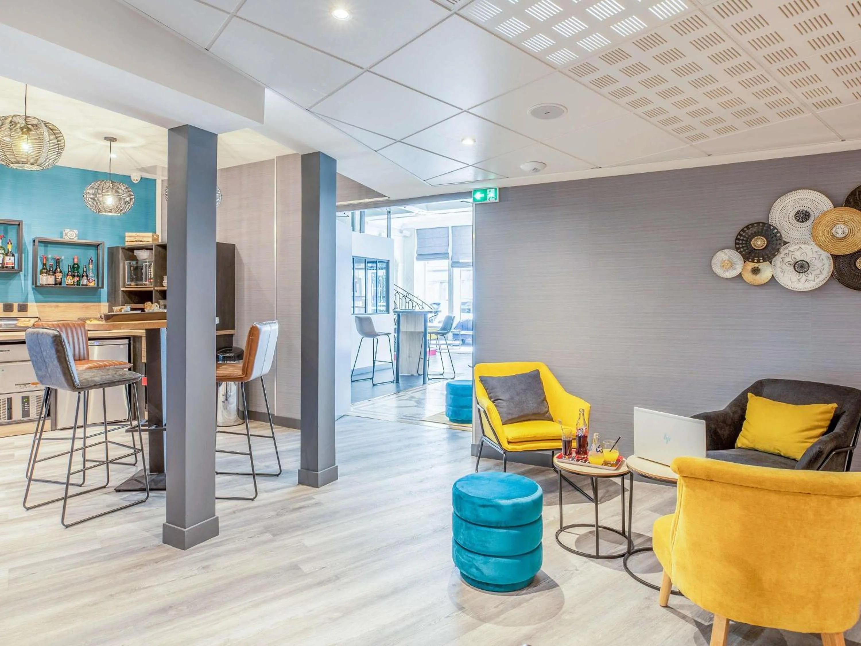 Lounge or bar in ibis Blois Centre Château