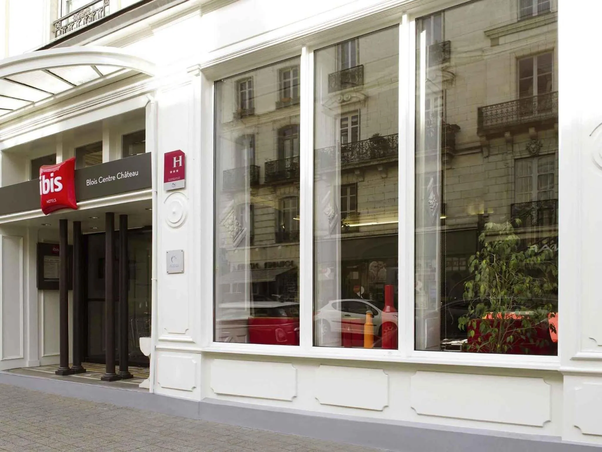 Property building in ibis Blois Centre Château