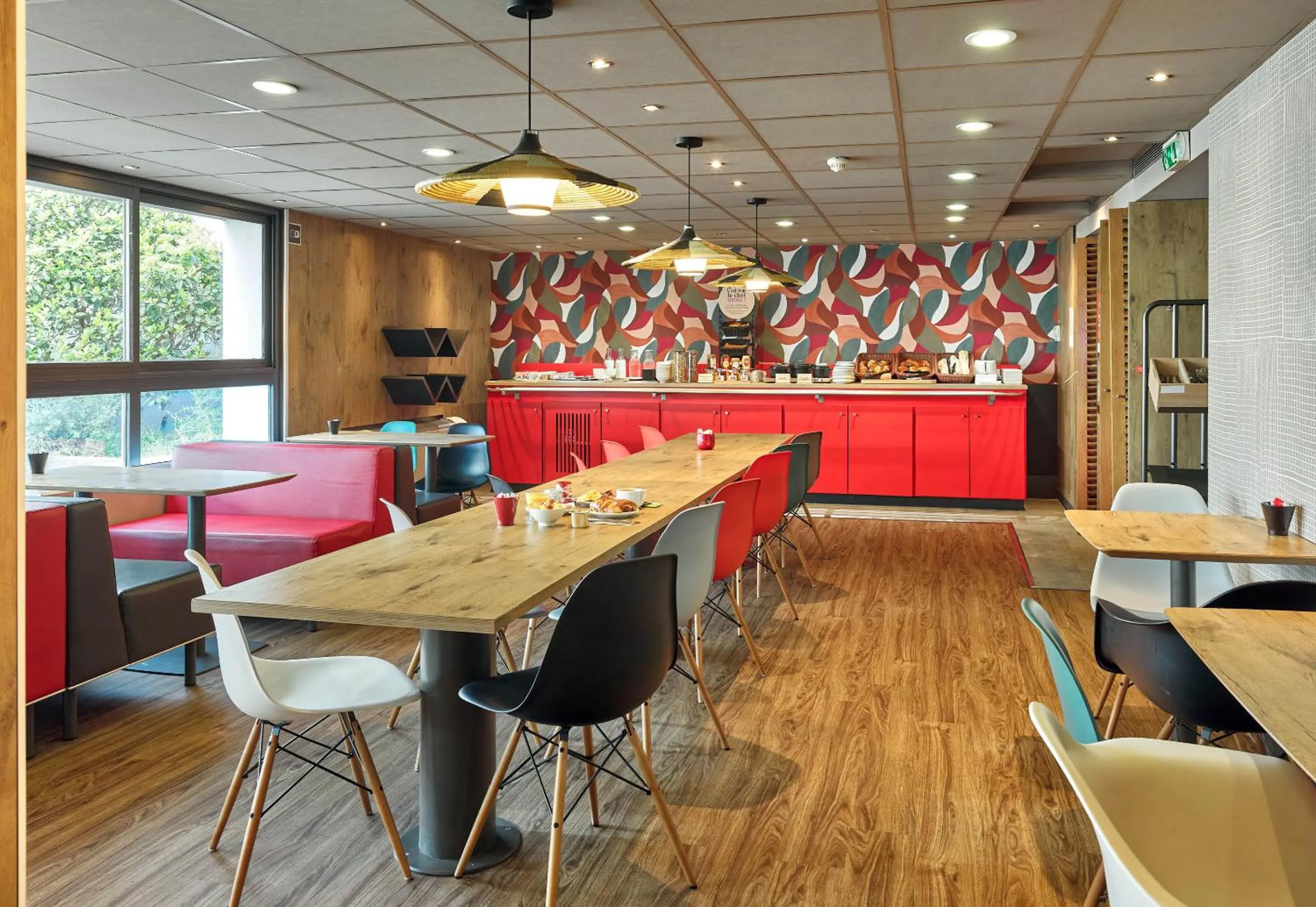 Restaurant/places to eat in B&B HOTEL Versailles Le Chesnay