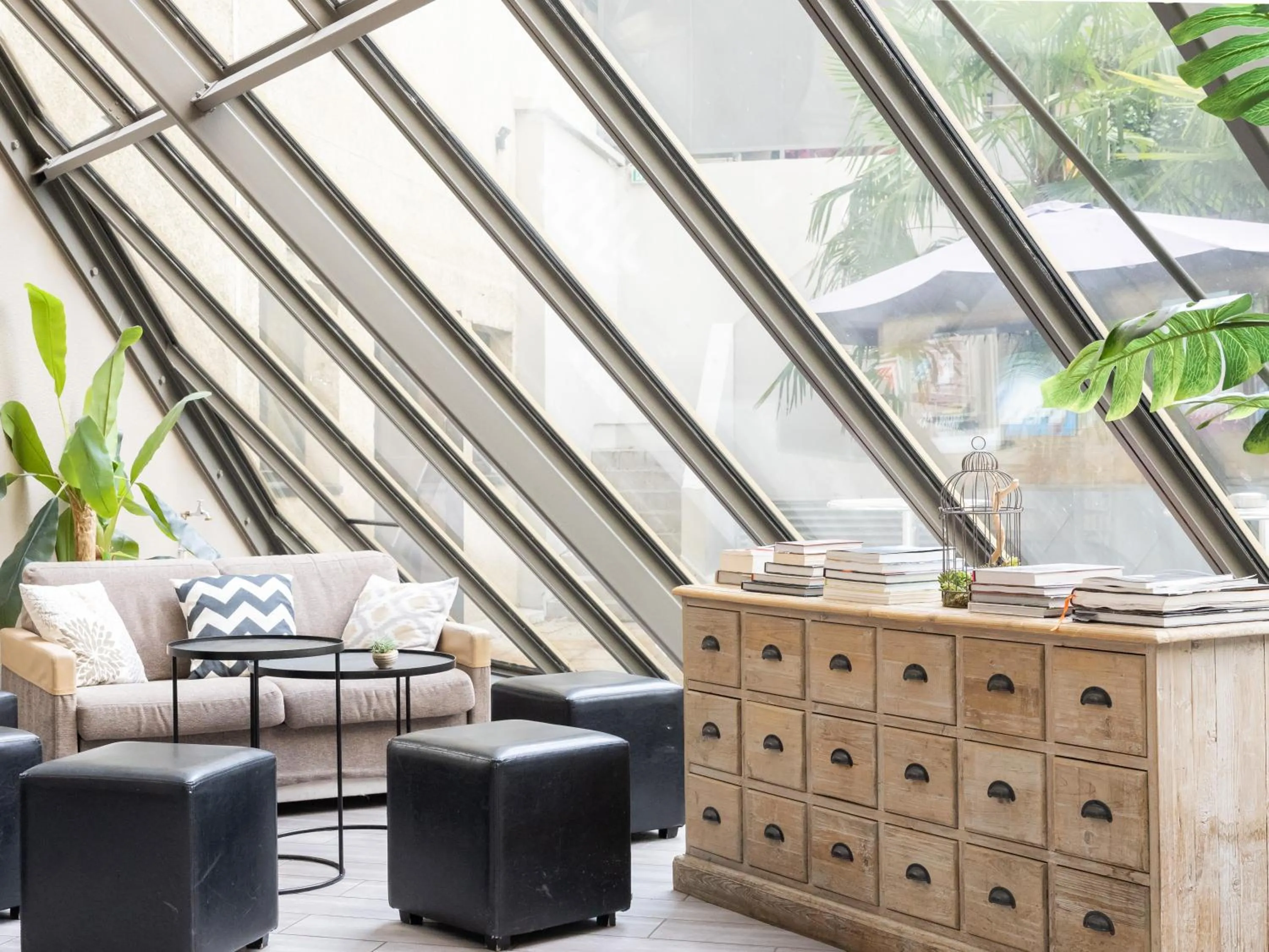 Meeting/conference room in ibis Paris Alesia Montparnasse