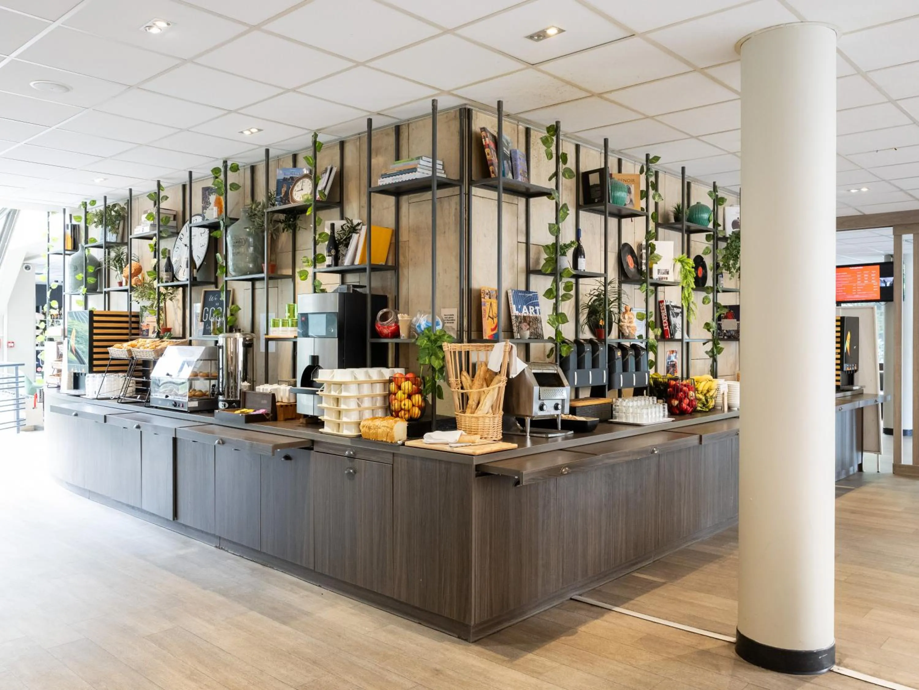 Buffet breakfast in ibis Paris Alesia Montparnasse