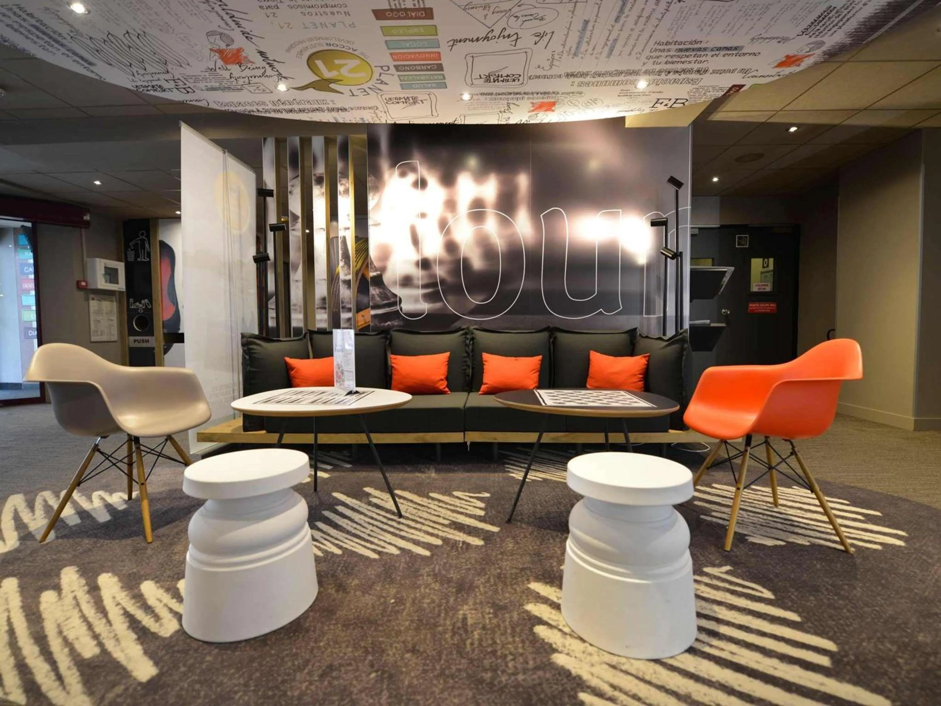 Property building in ibis Château de Fontainebleau