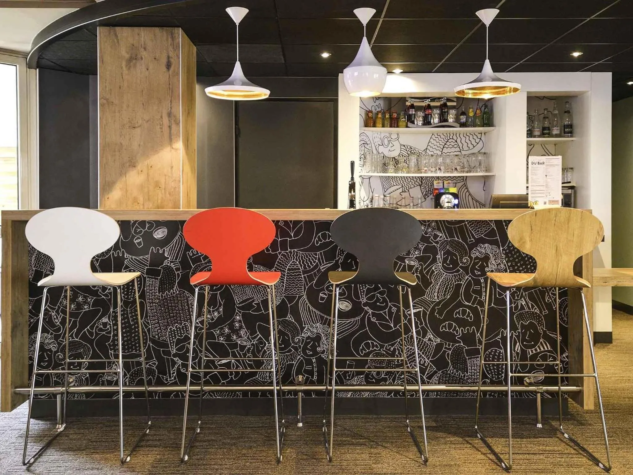 Lounge or bar in ibis Château de Fontainebleau