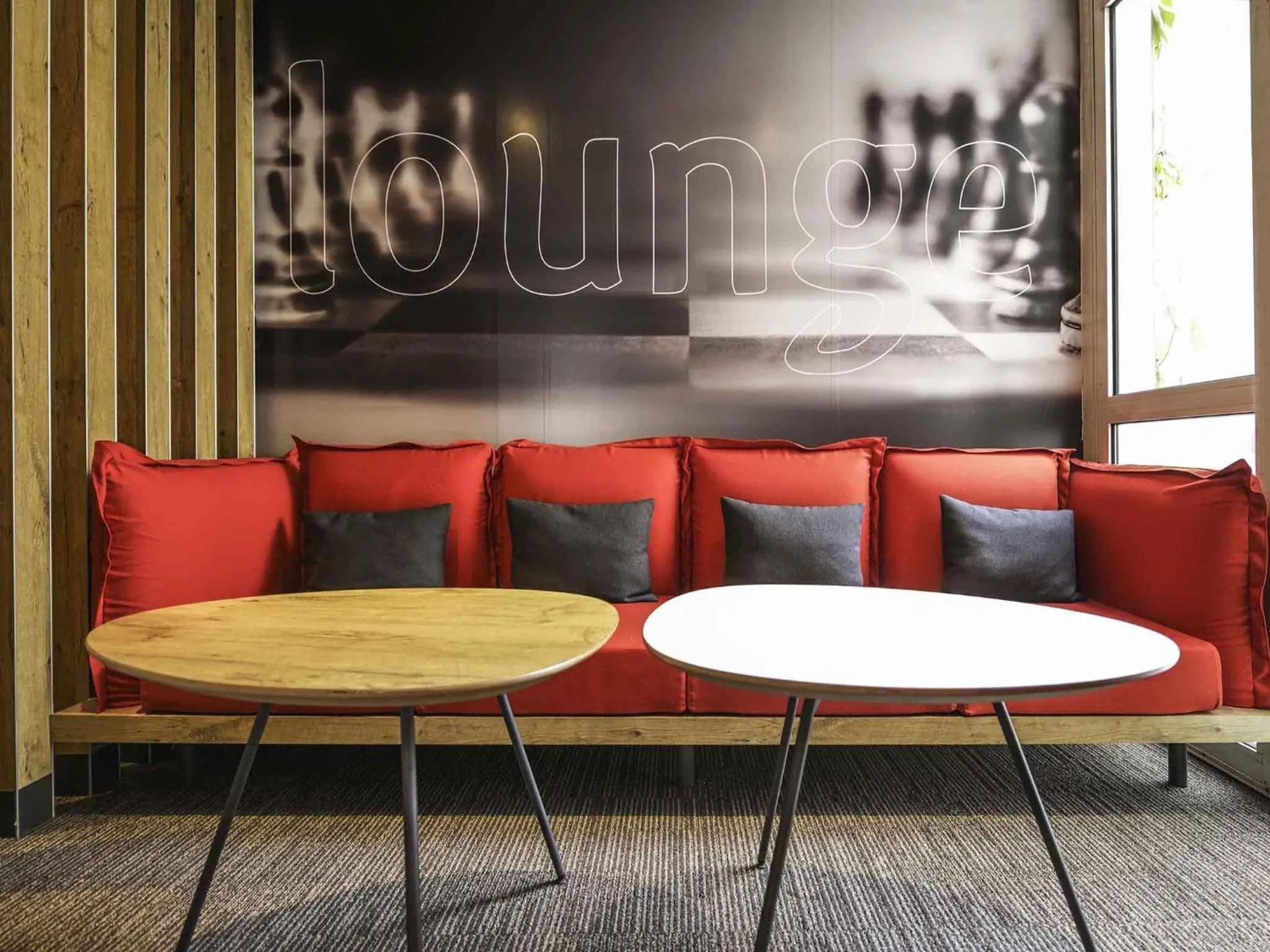 Property building in ibis Château de Fontainebleau