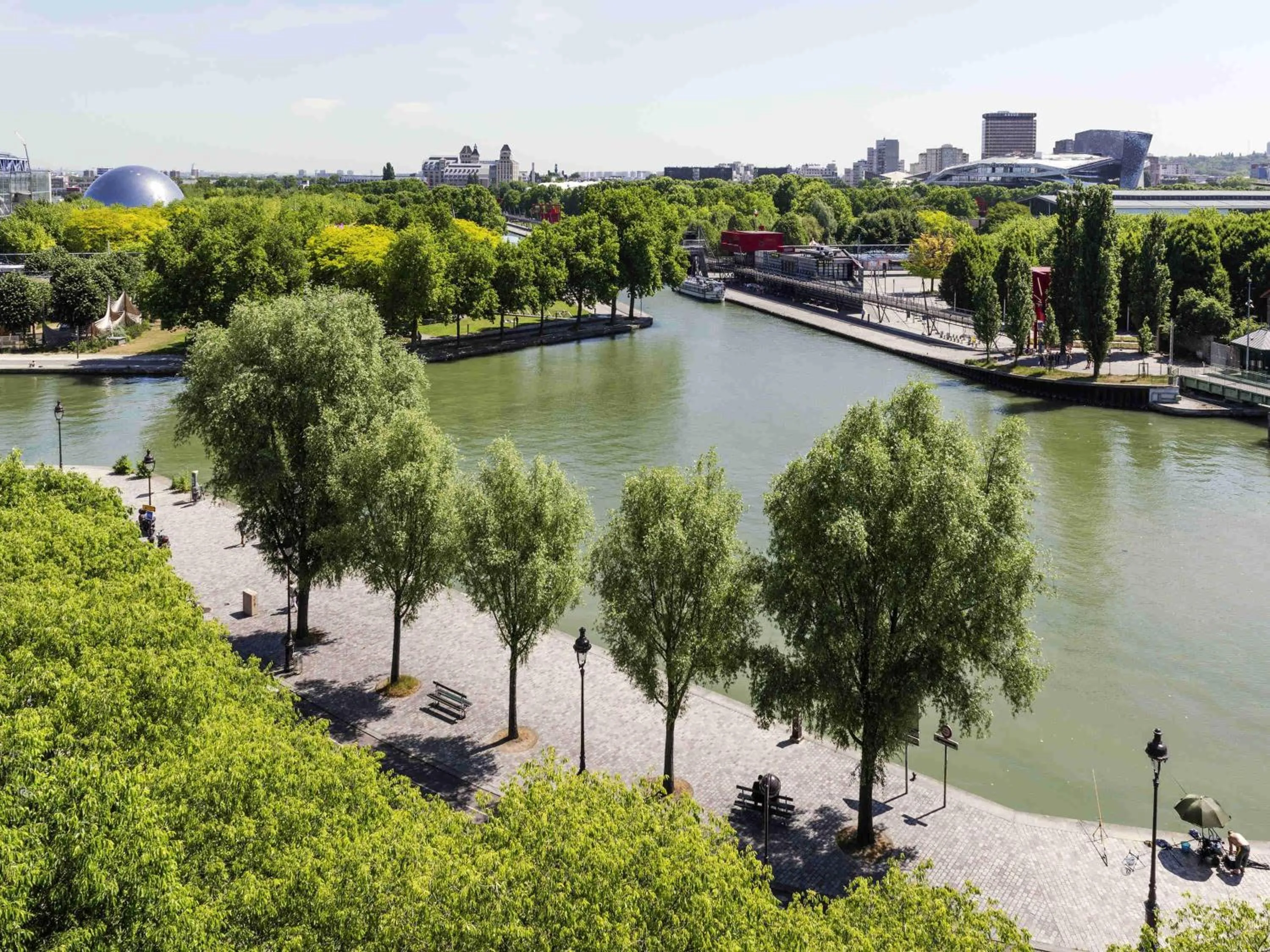 Bedroom in ibis Paris La Villette Cité des Sciences 19ème