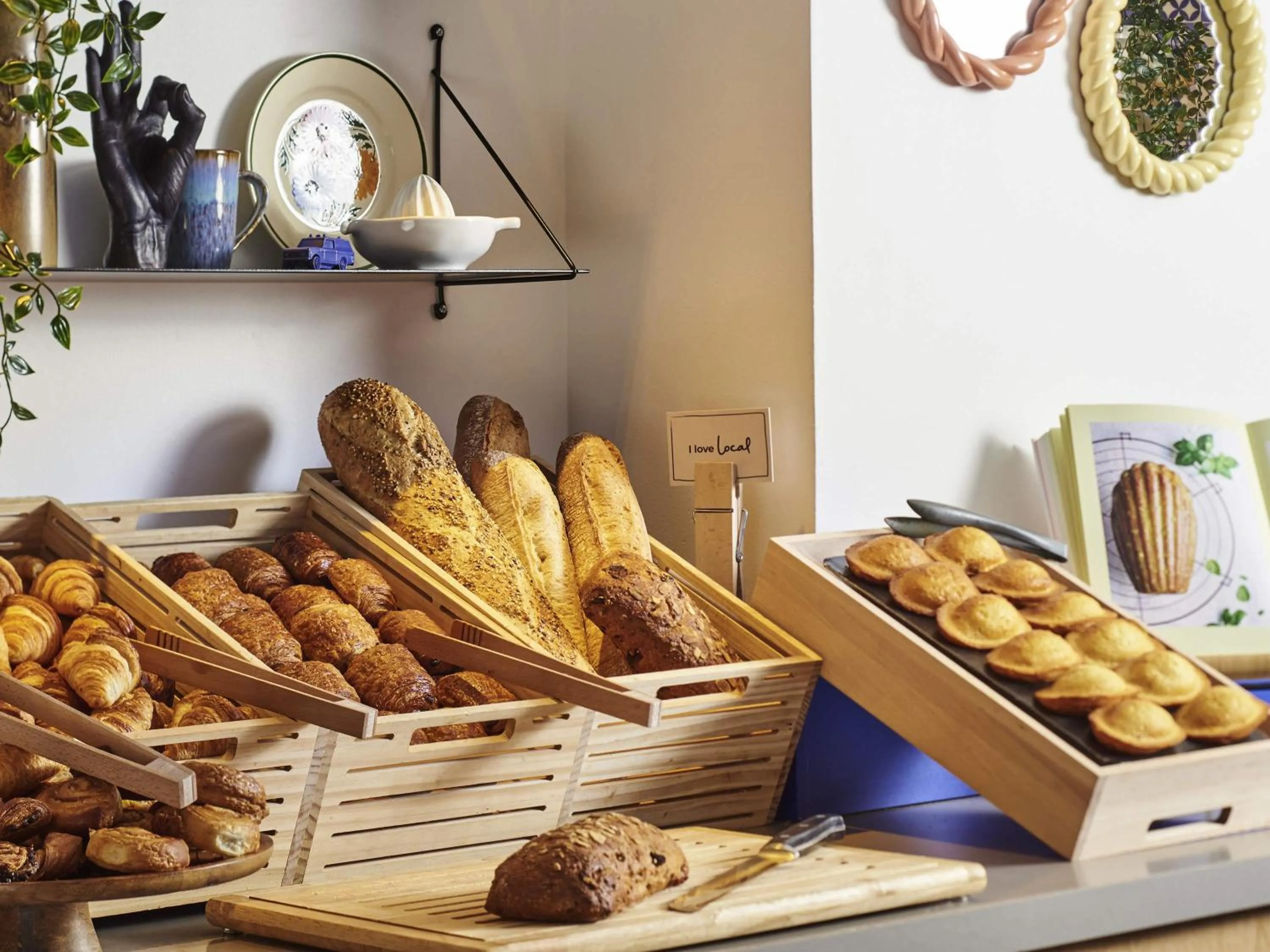 Breakfast in ibis Paris La Villette Cité des Sciences 19ème