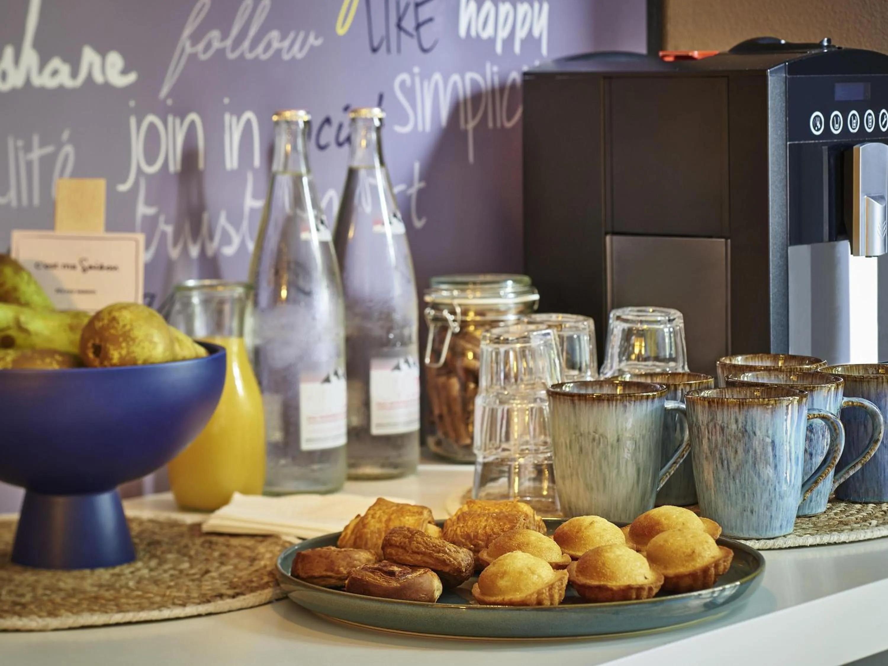 Breakfast in ibis Paris La Villette Cité des Sciences 19ème