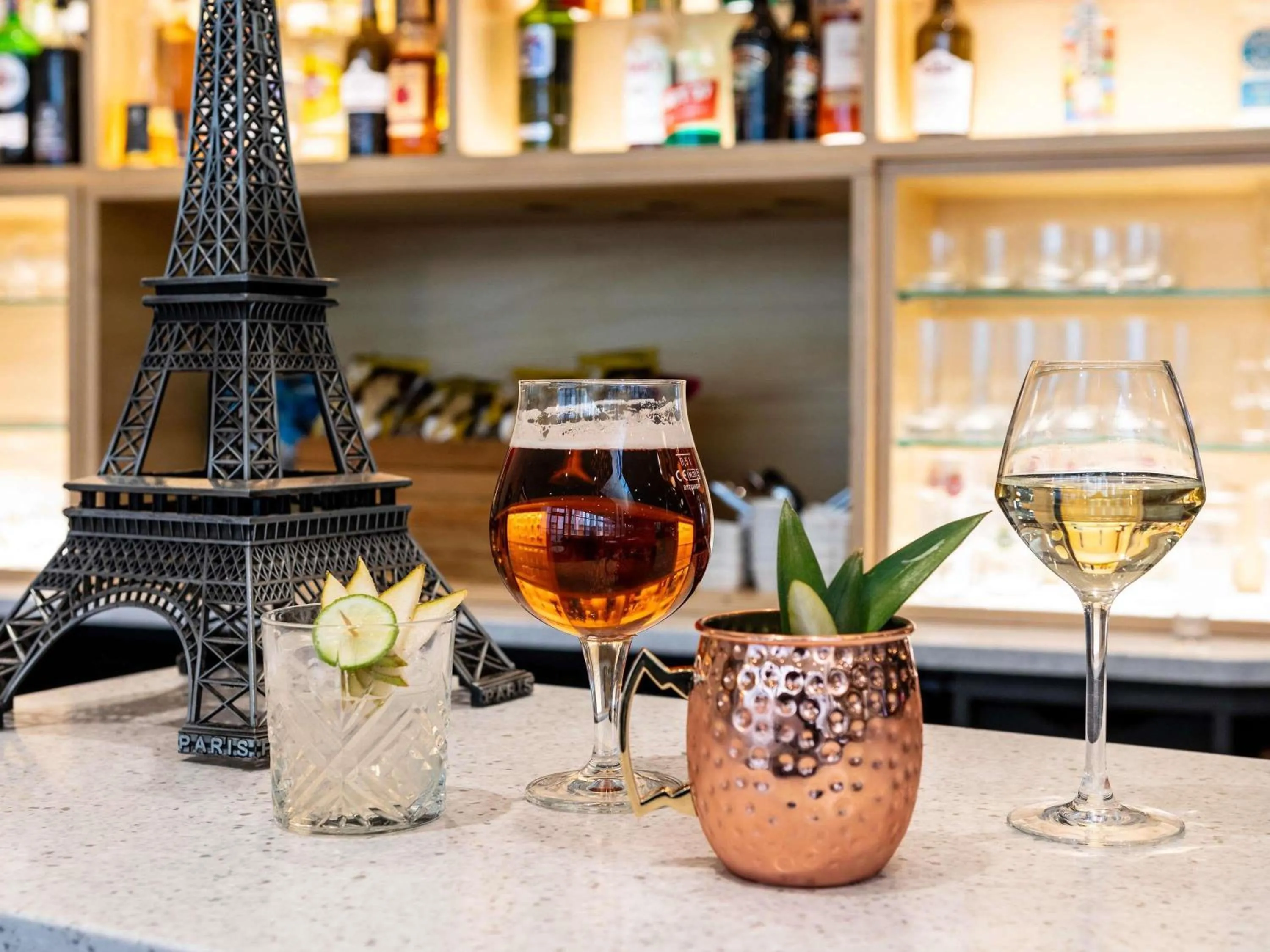 Lounge or bar in ibis Paris CDG Airport