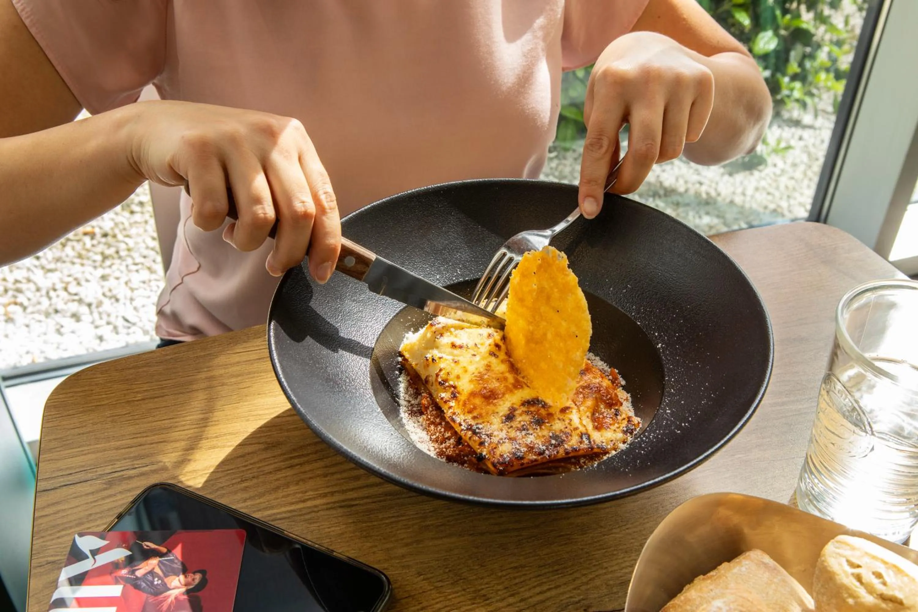 Restaurant/places to eat in ibis Paris CDG Airport