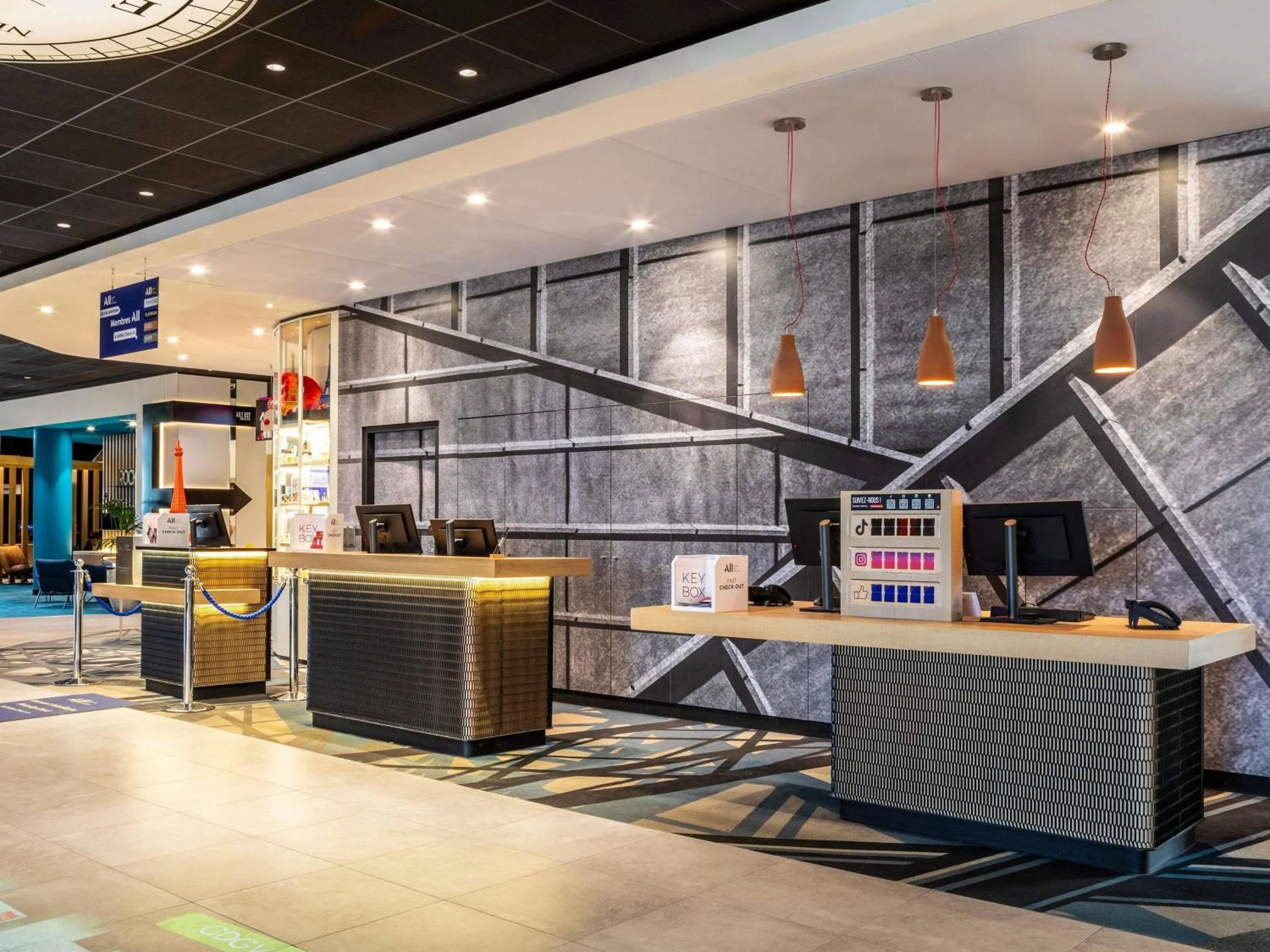 Property building in ibis Paris CDG Airport