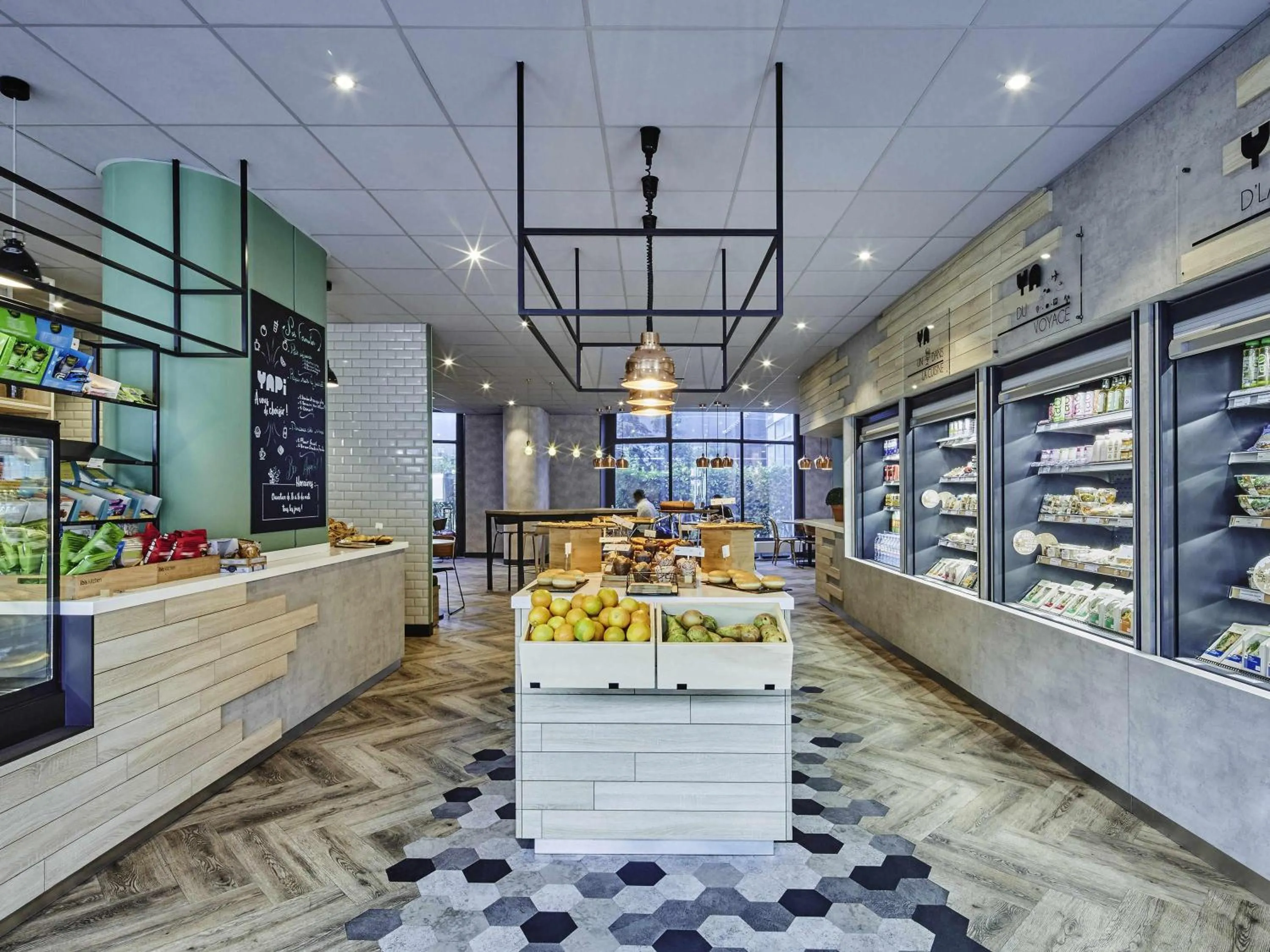 Restaurant/places to eat in ibis Paris CDG Airport