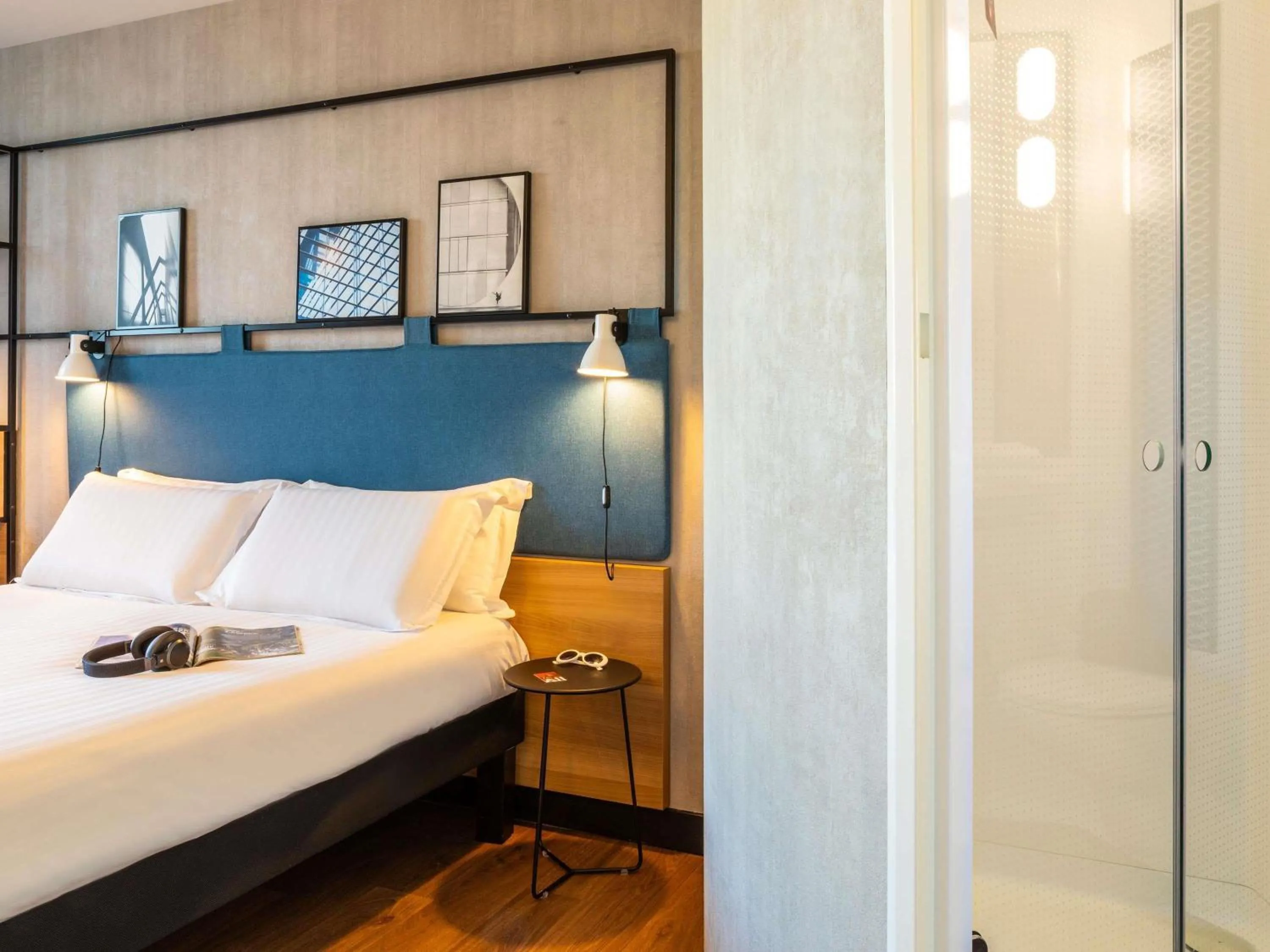 Bedroom, Bed in ibis Paris CDG Airport