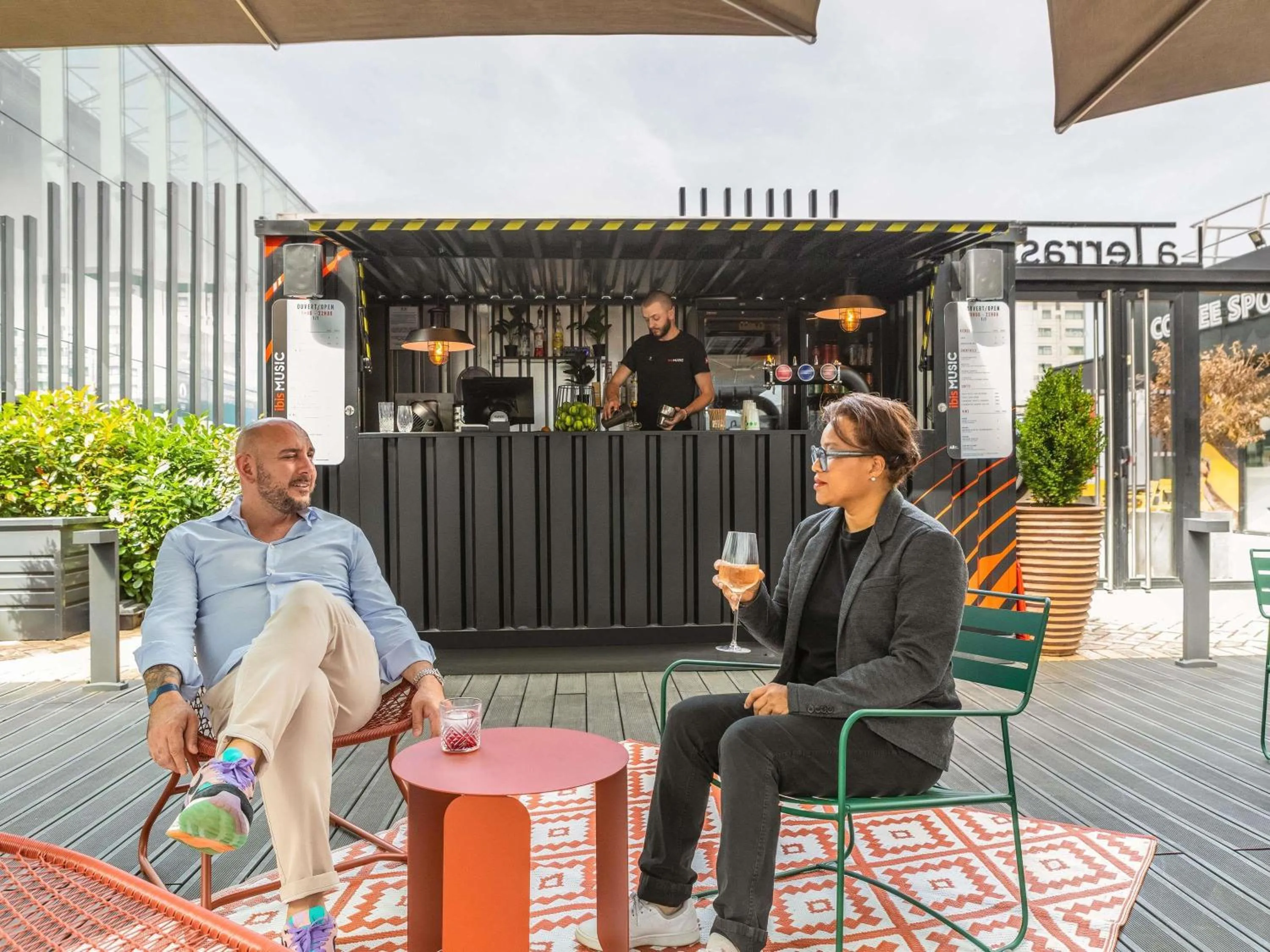 Lounge or bar in ibis Paris CDG Airport