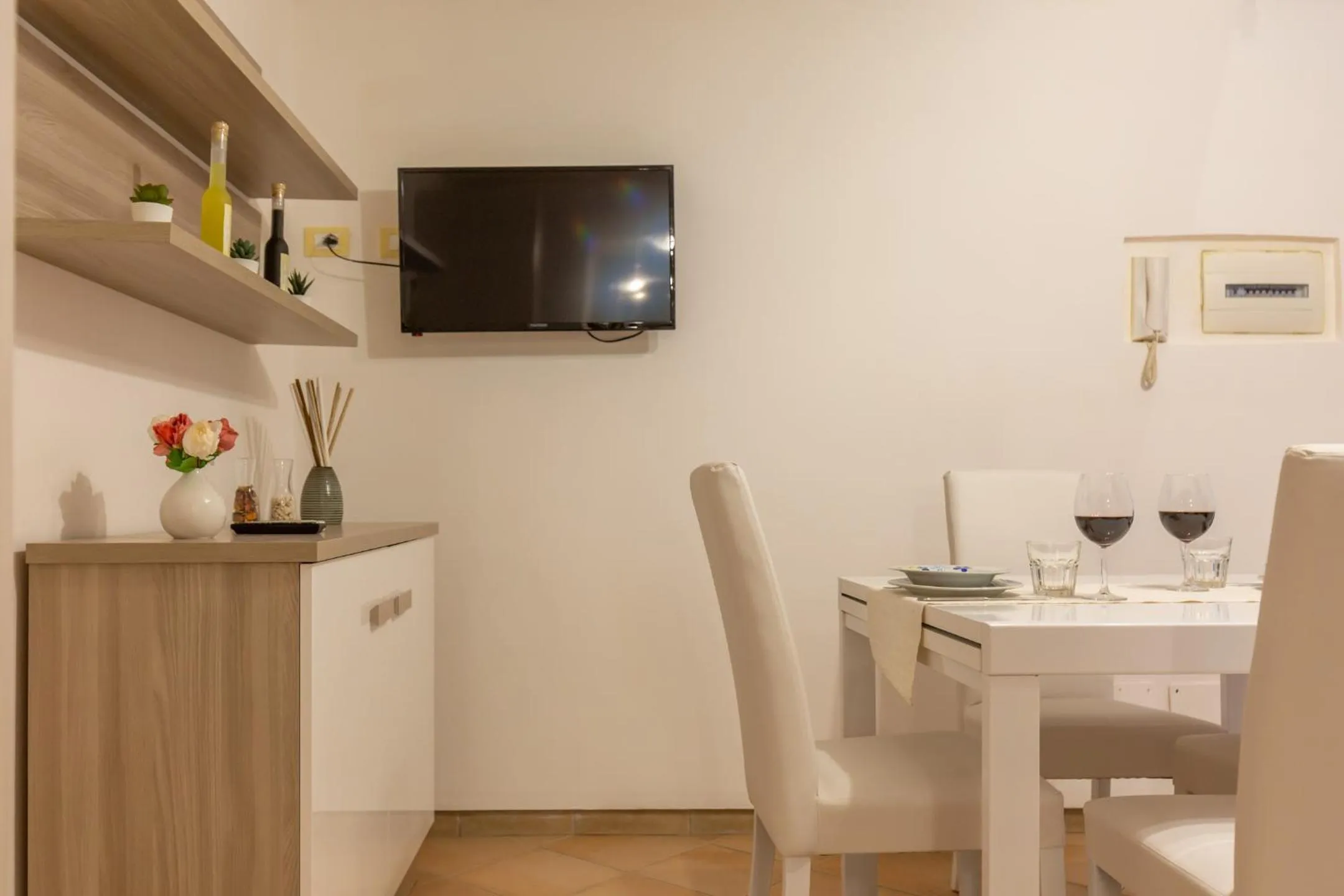 Flowers apartments & rooms