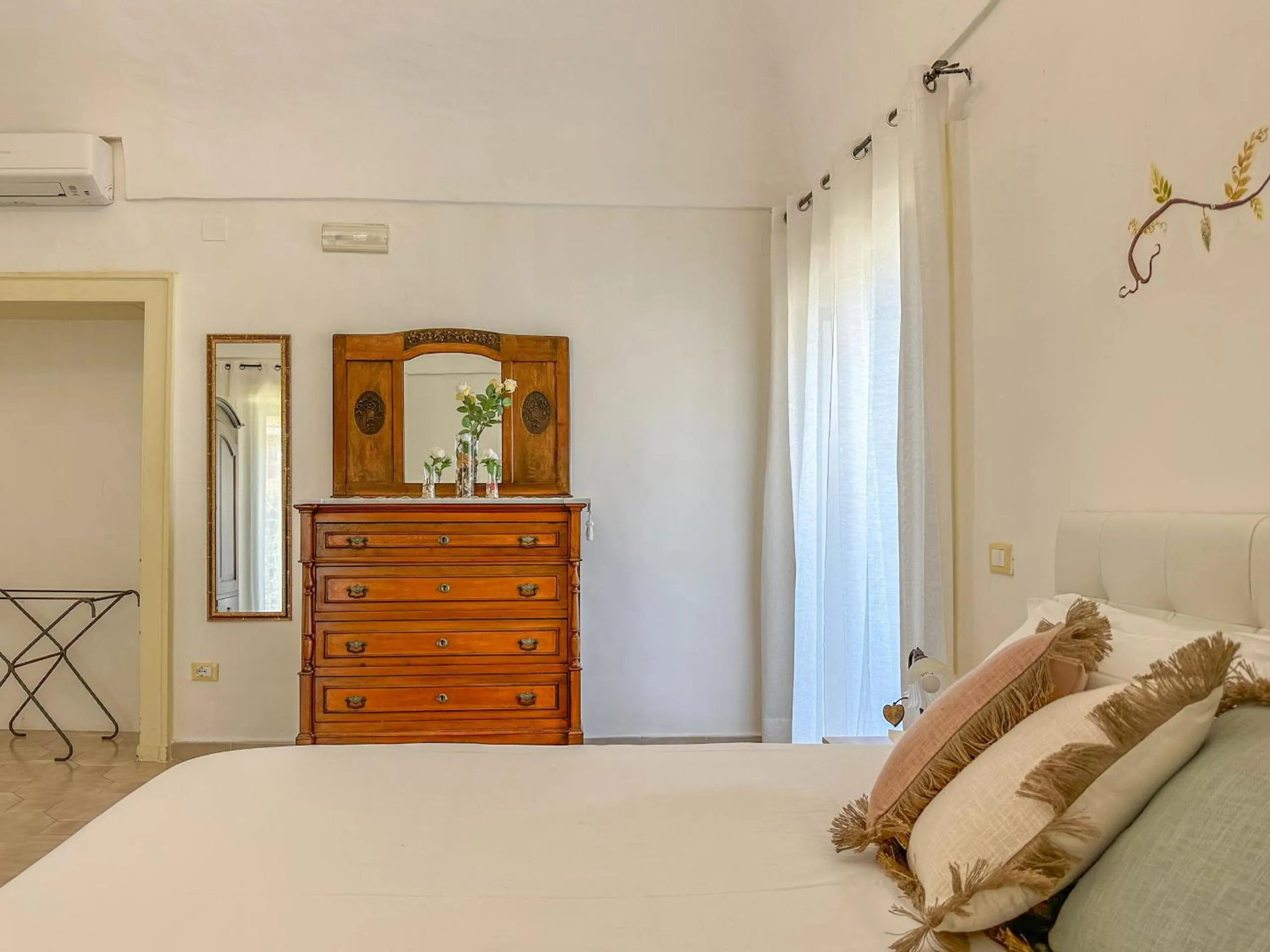 Bed in Flowers apartments & rooms