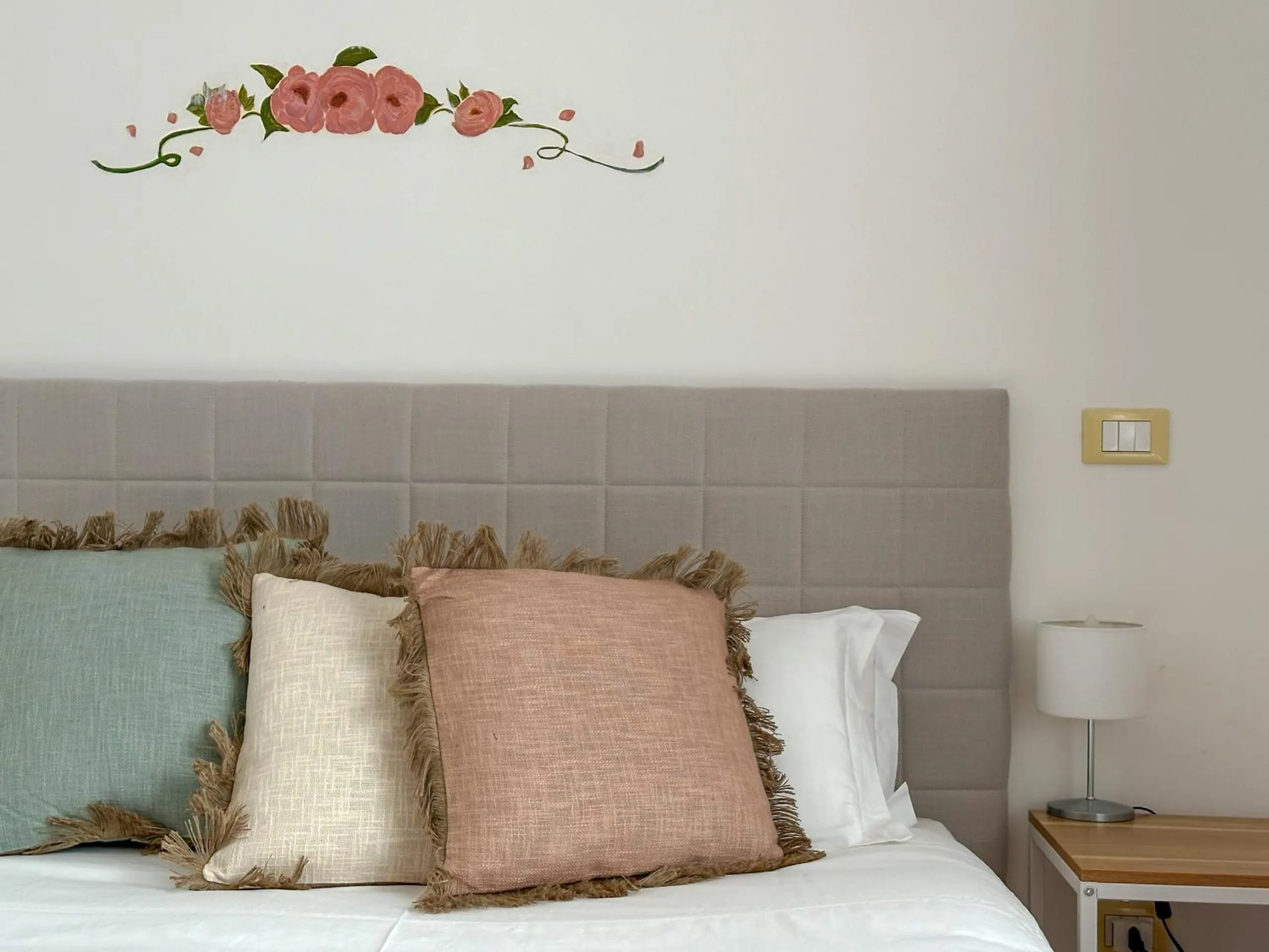 Bed in Flowers apartments & rooms