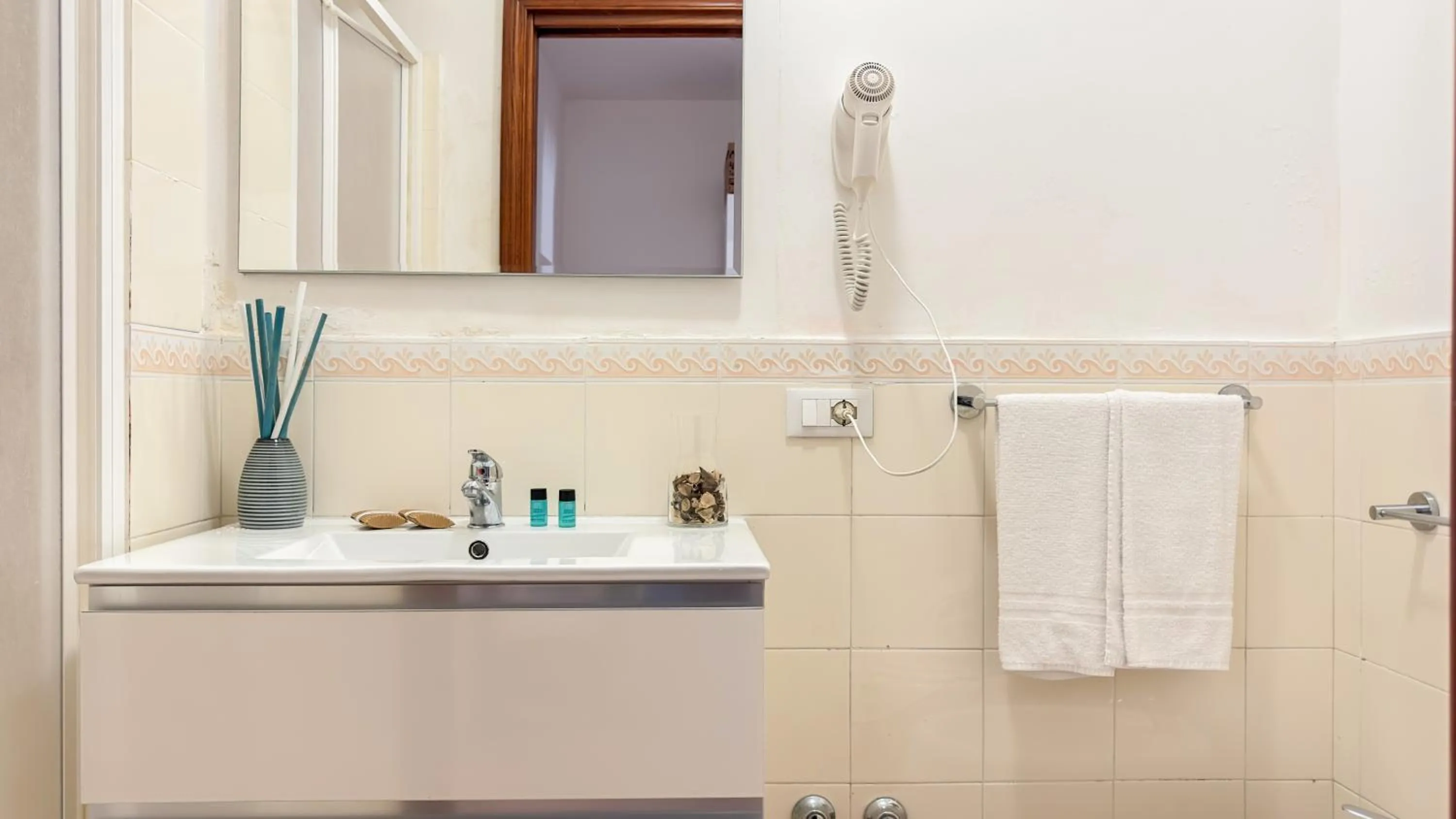 Flowers apartments & rooms