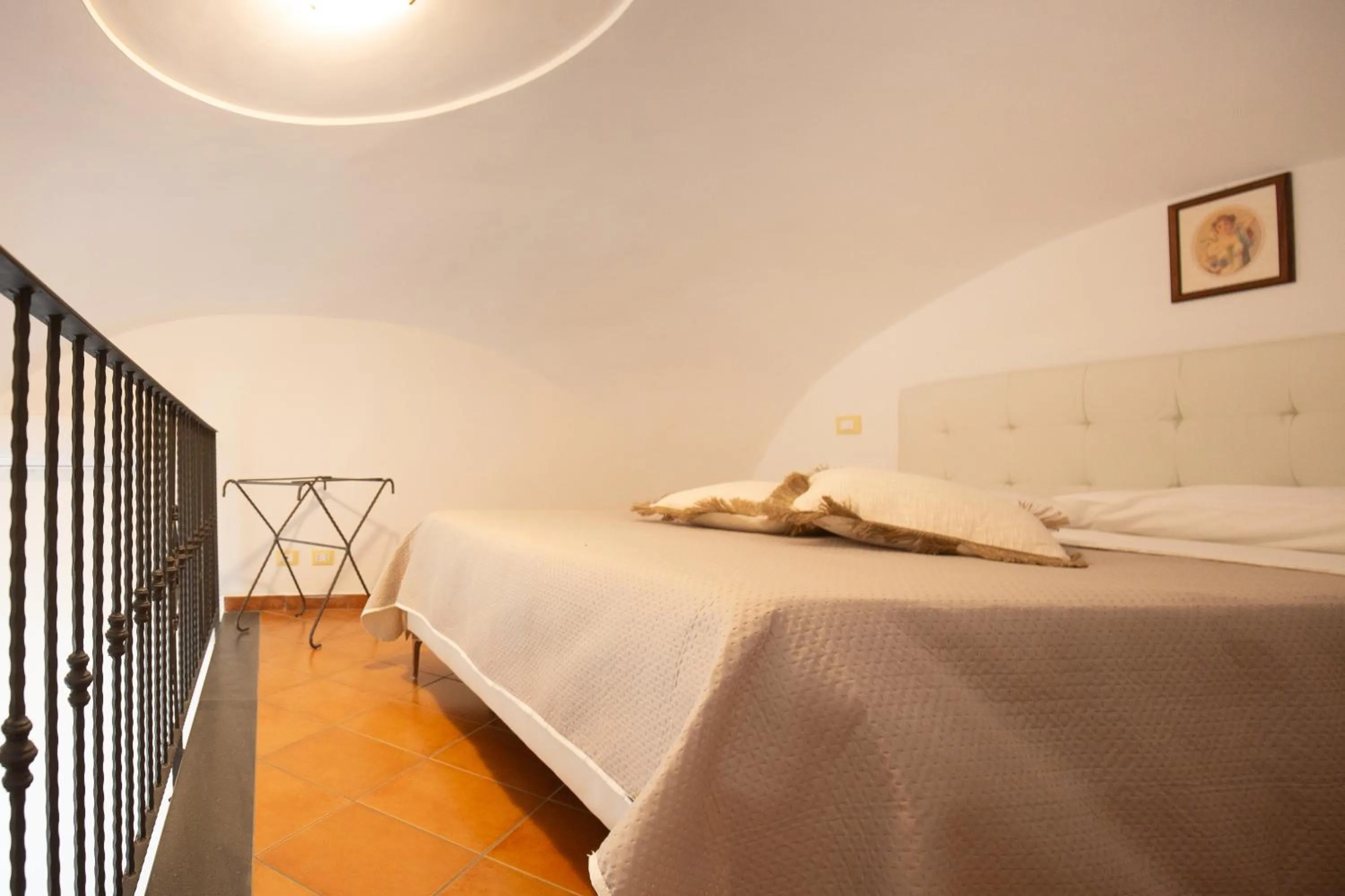 Bed in Flowers apartments & rooms