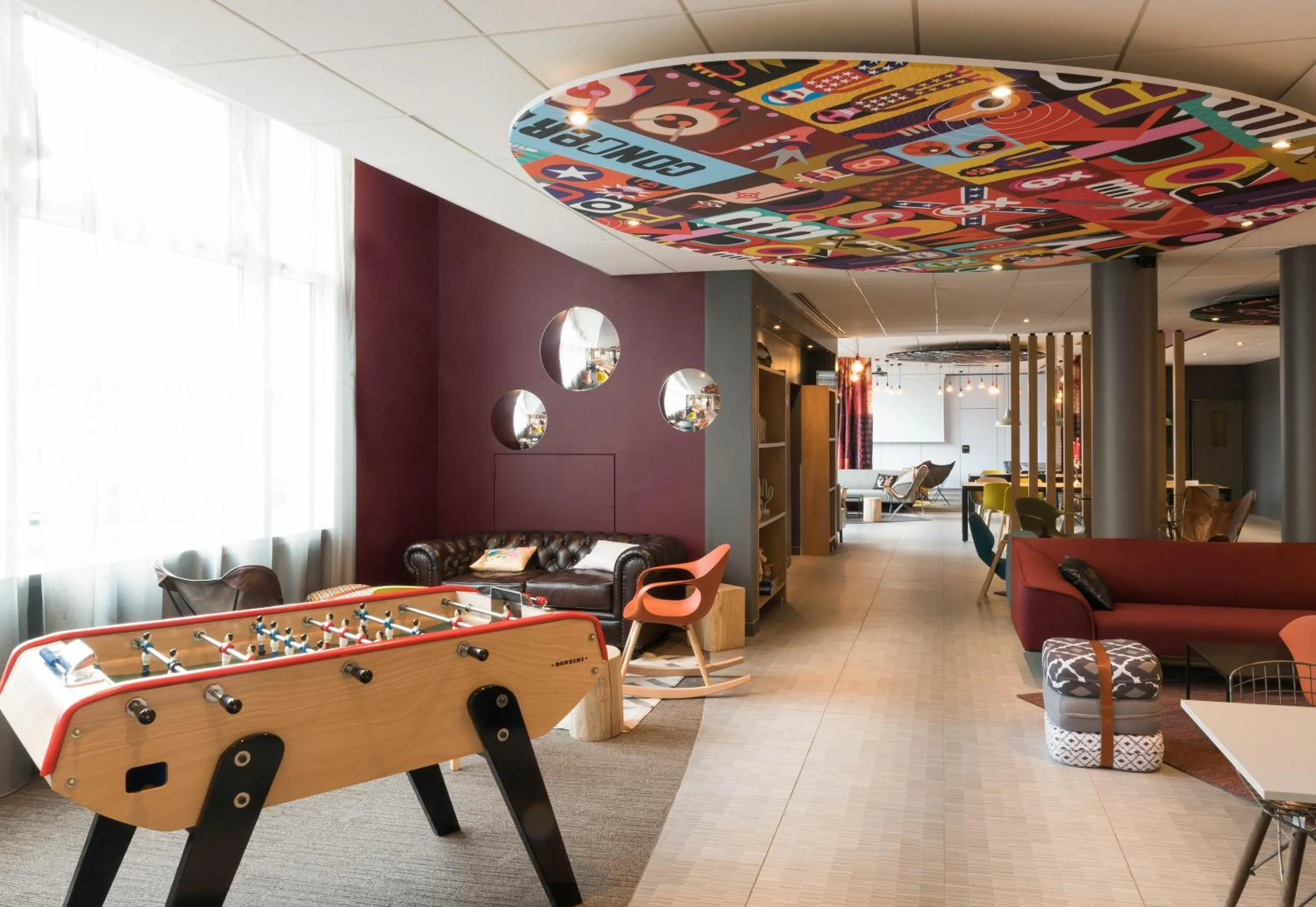 Seating area in B&B HOTEL Reims Centre Erlon