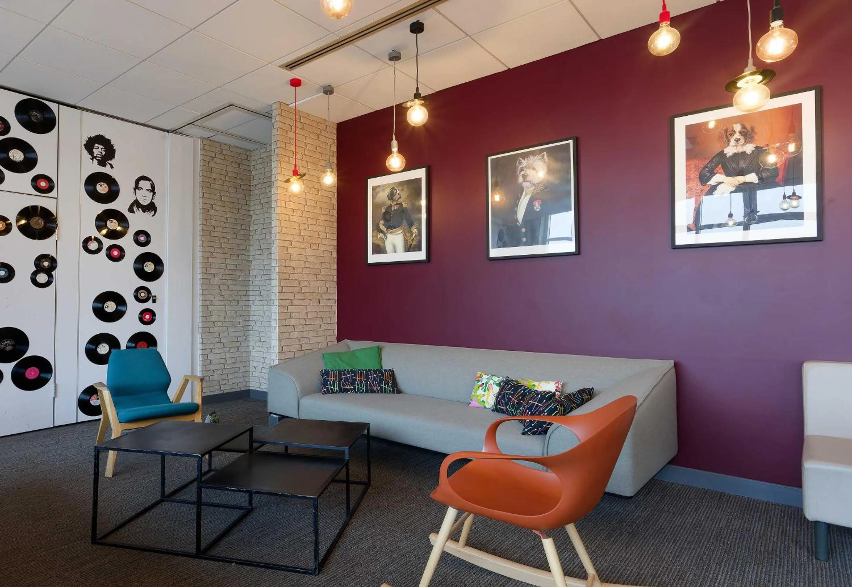 Seating area in B&B HOTEL Reims Centre Erlon