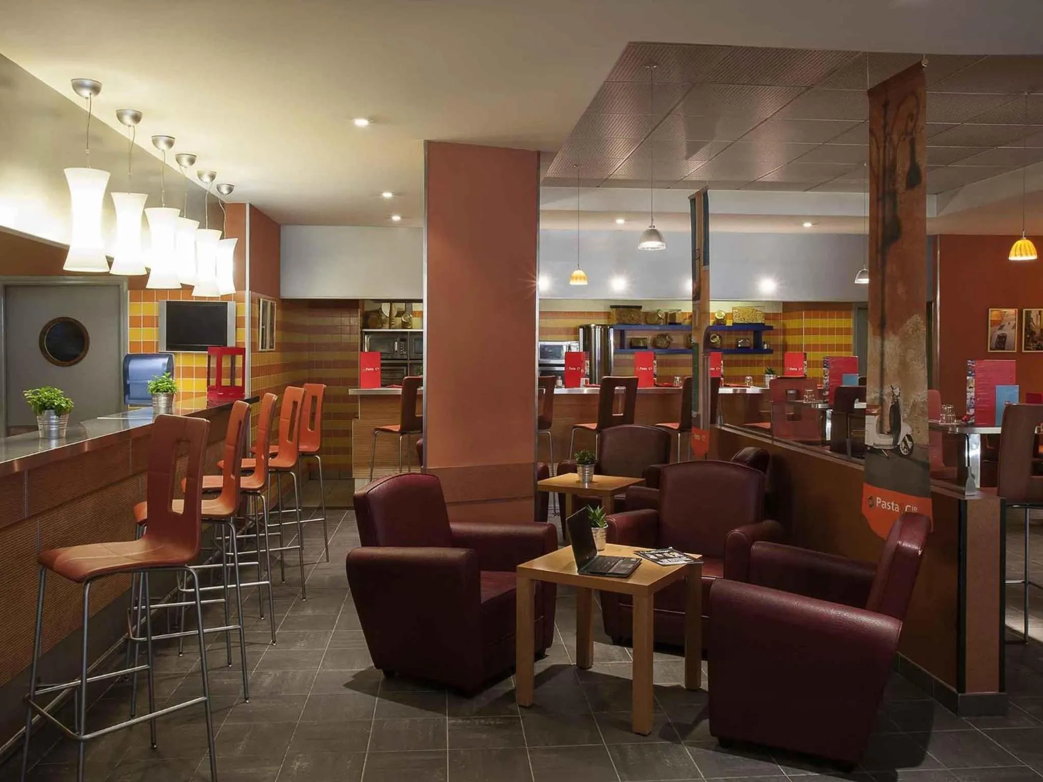Lounge or bar in ibis Tours Centre Gare