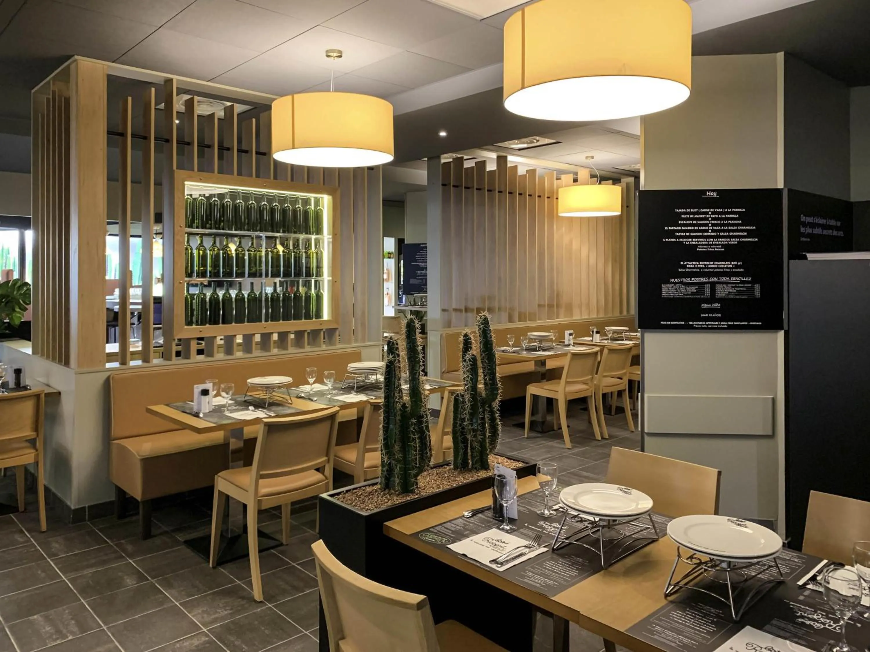 Restaurant/places to eat in ibis Tours Centre Gare