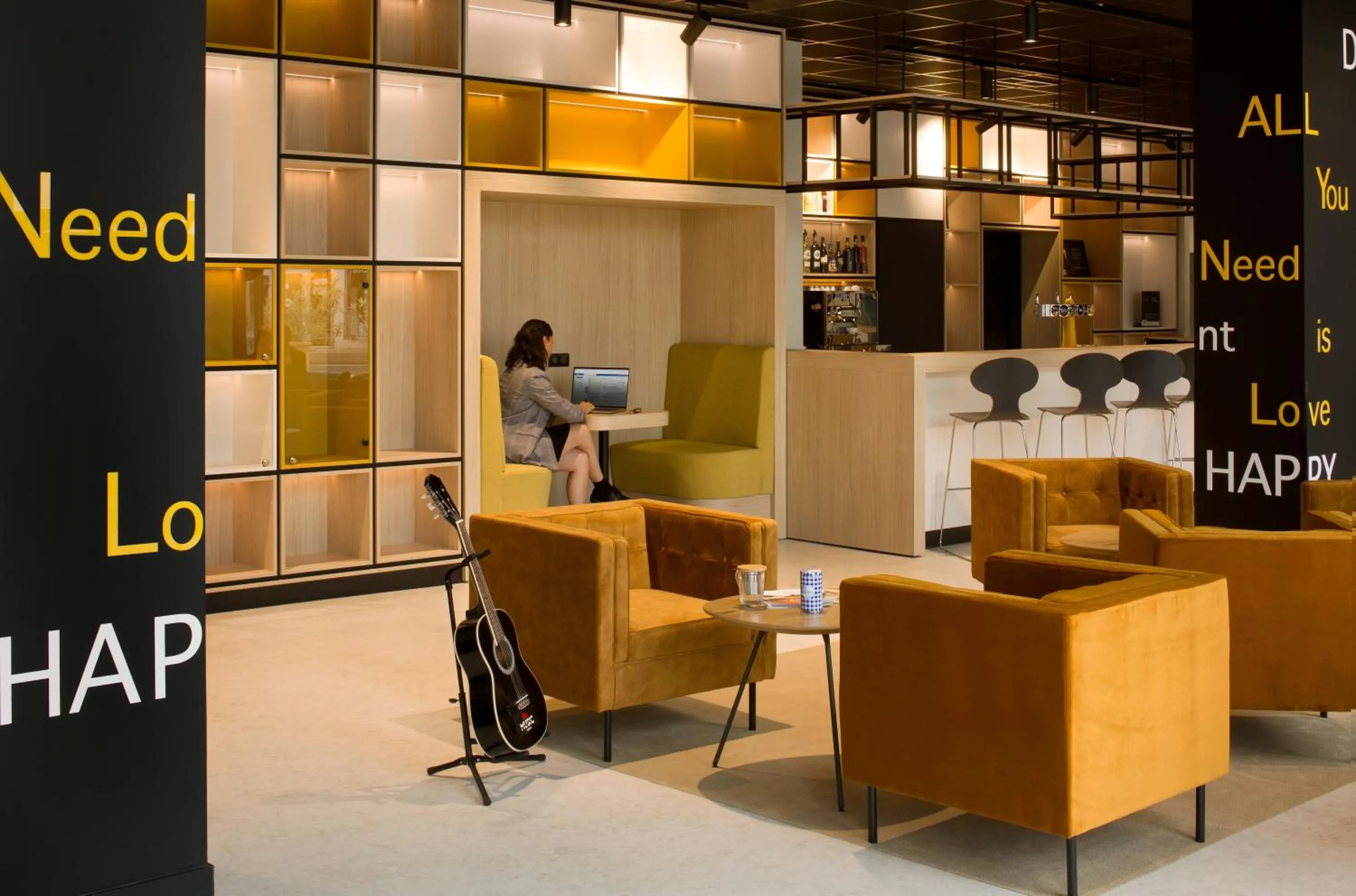 Lobby or reception in ibis Vichy