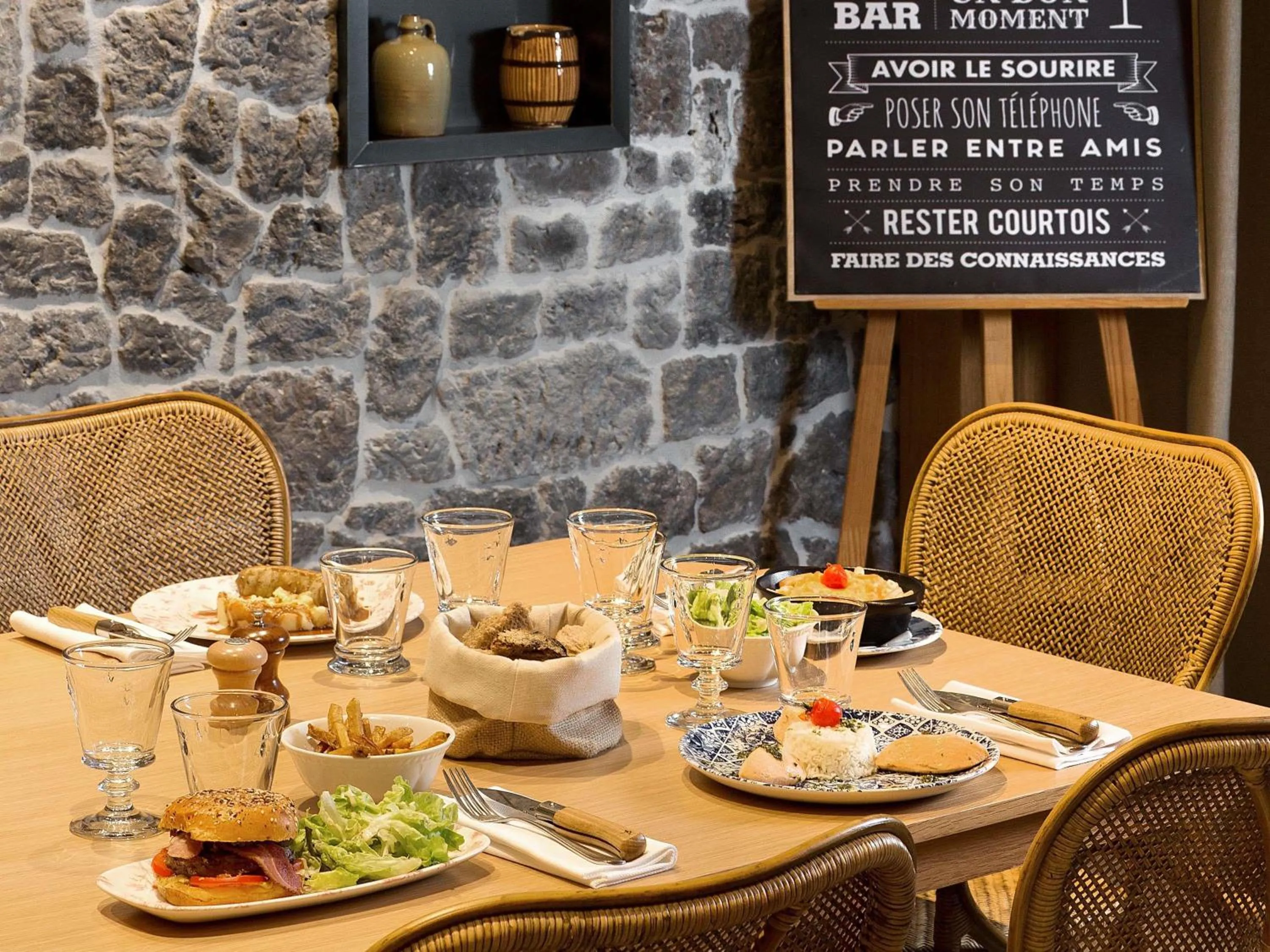 Restaurant/places to eat in ibis Vichy