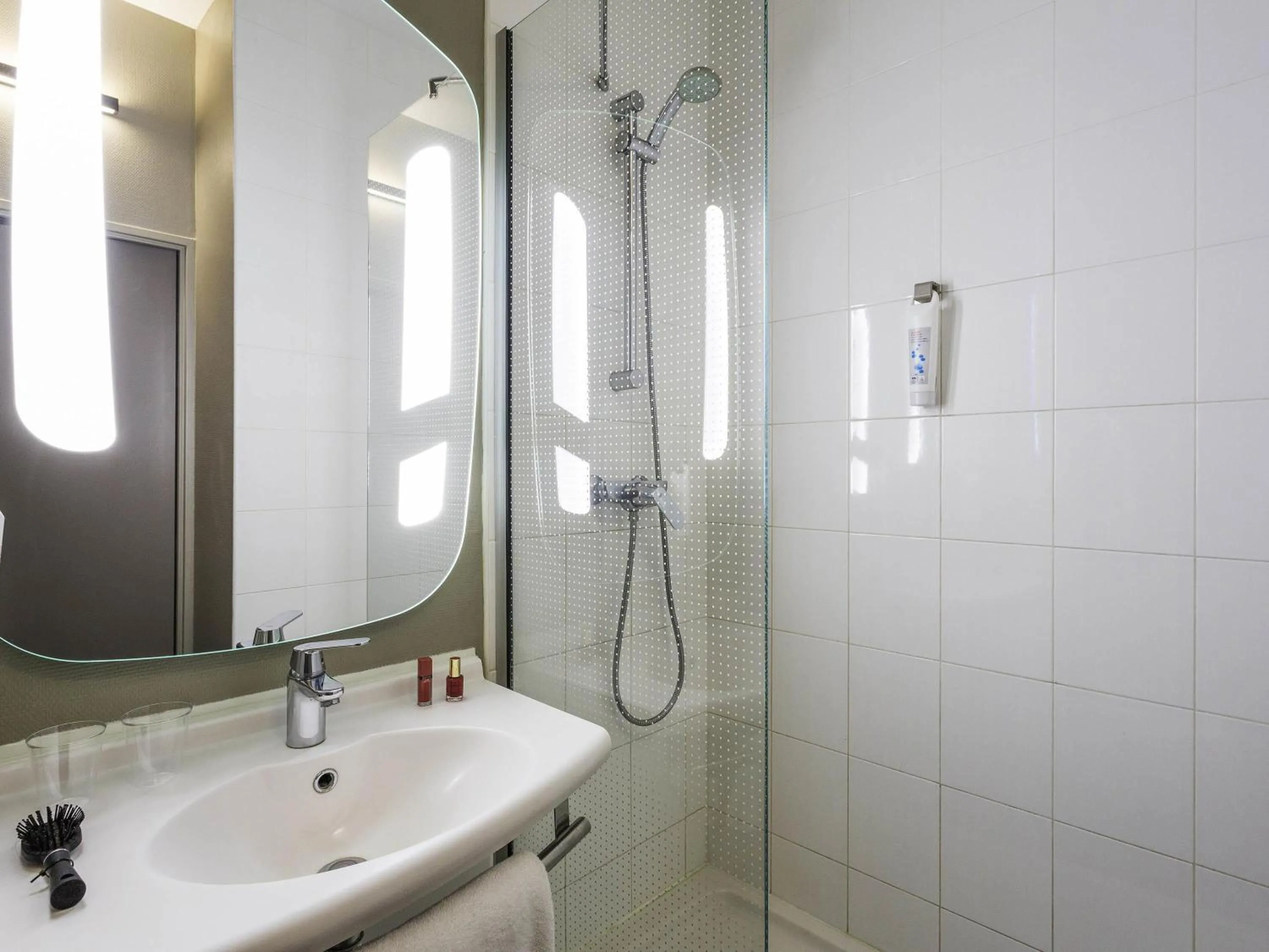 Bedroom in ibis Bordeaux Centre - Gare Saint-Jean