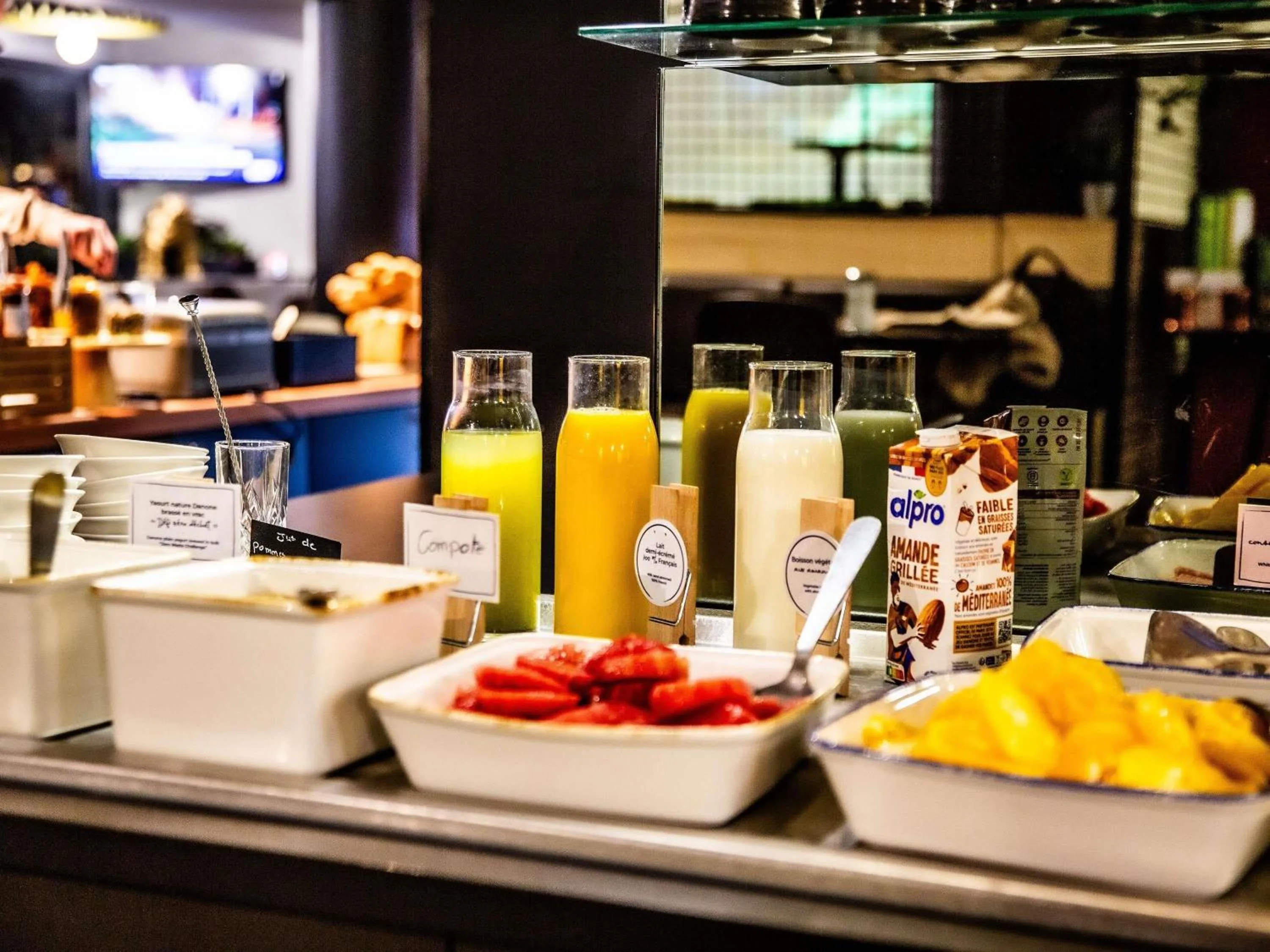 Breakfast in ibis Paris Bercy Village