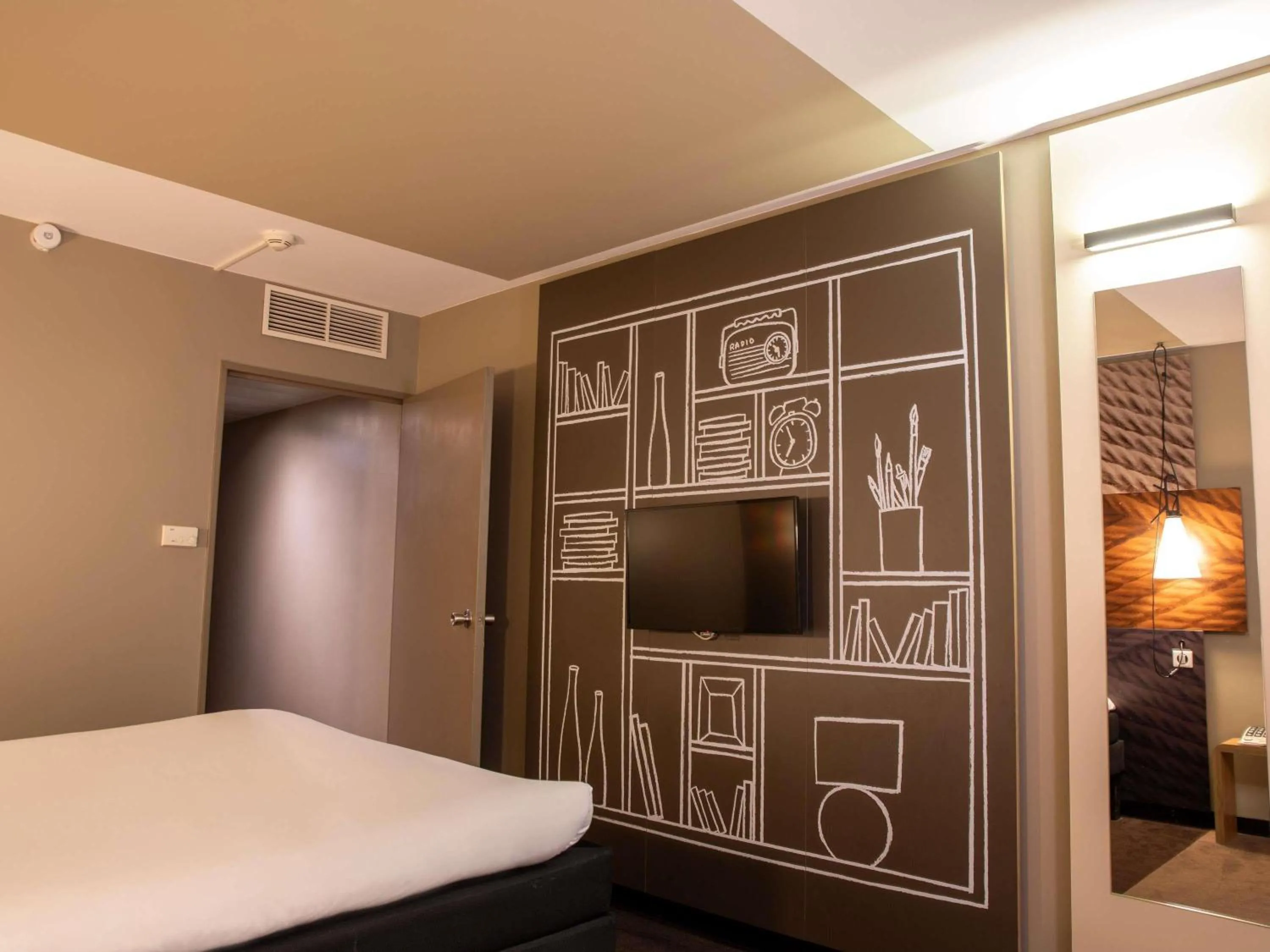 Bedroom, Bed in ibis Paris Bercy Village