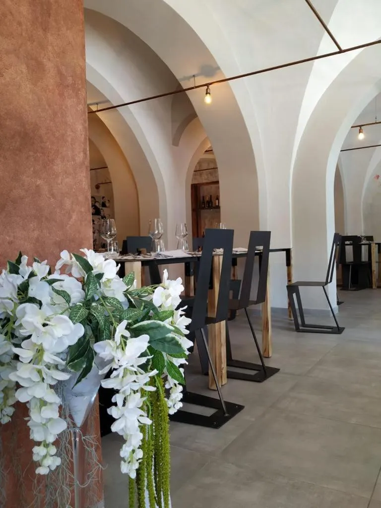 Restaurant/places to eat in Hotel La Smorfia