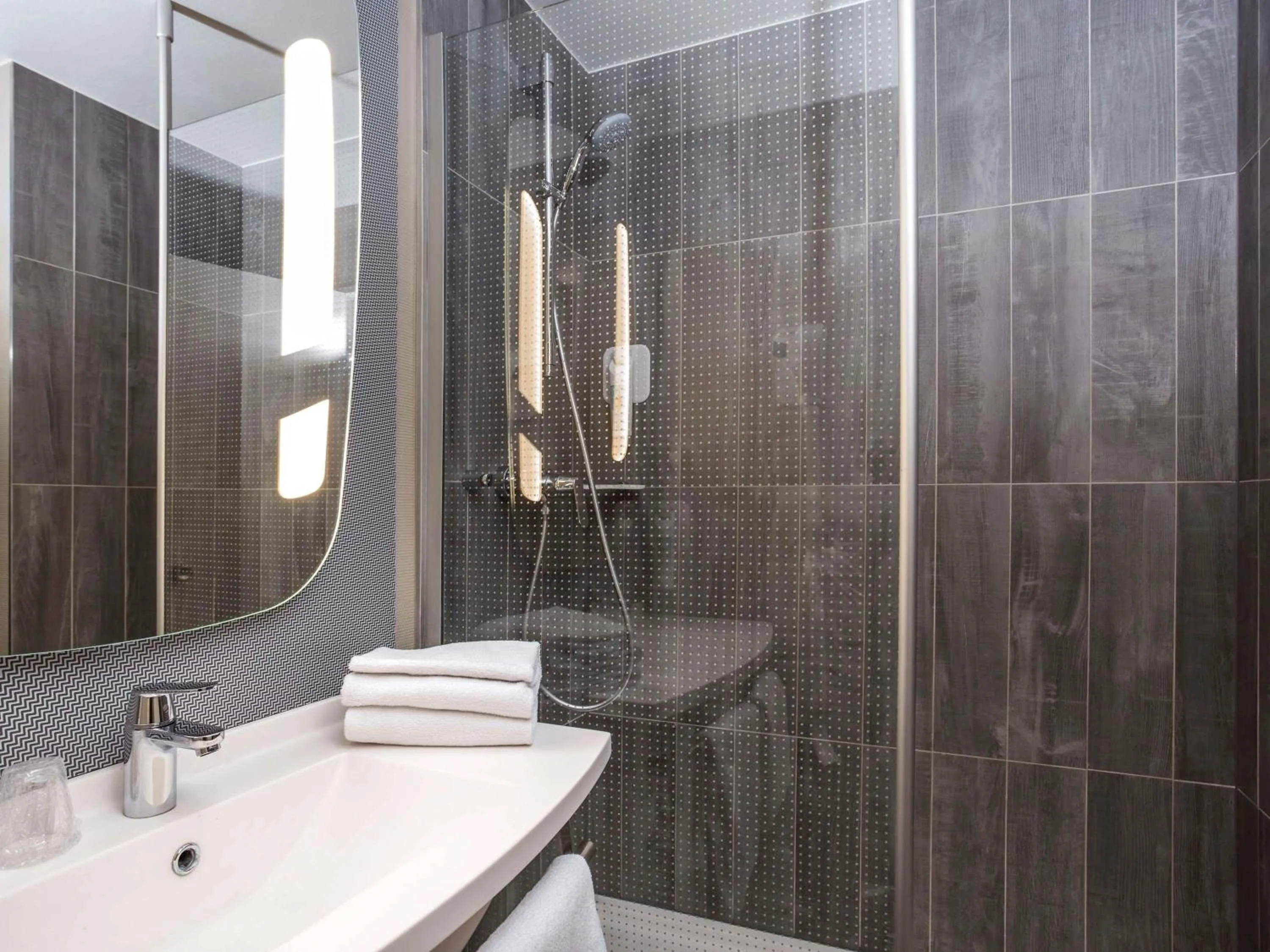 Bedroom in Ibis Paris Nord Villepinte Parc des Expositions