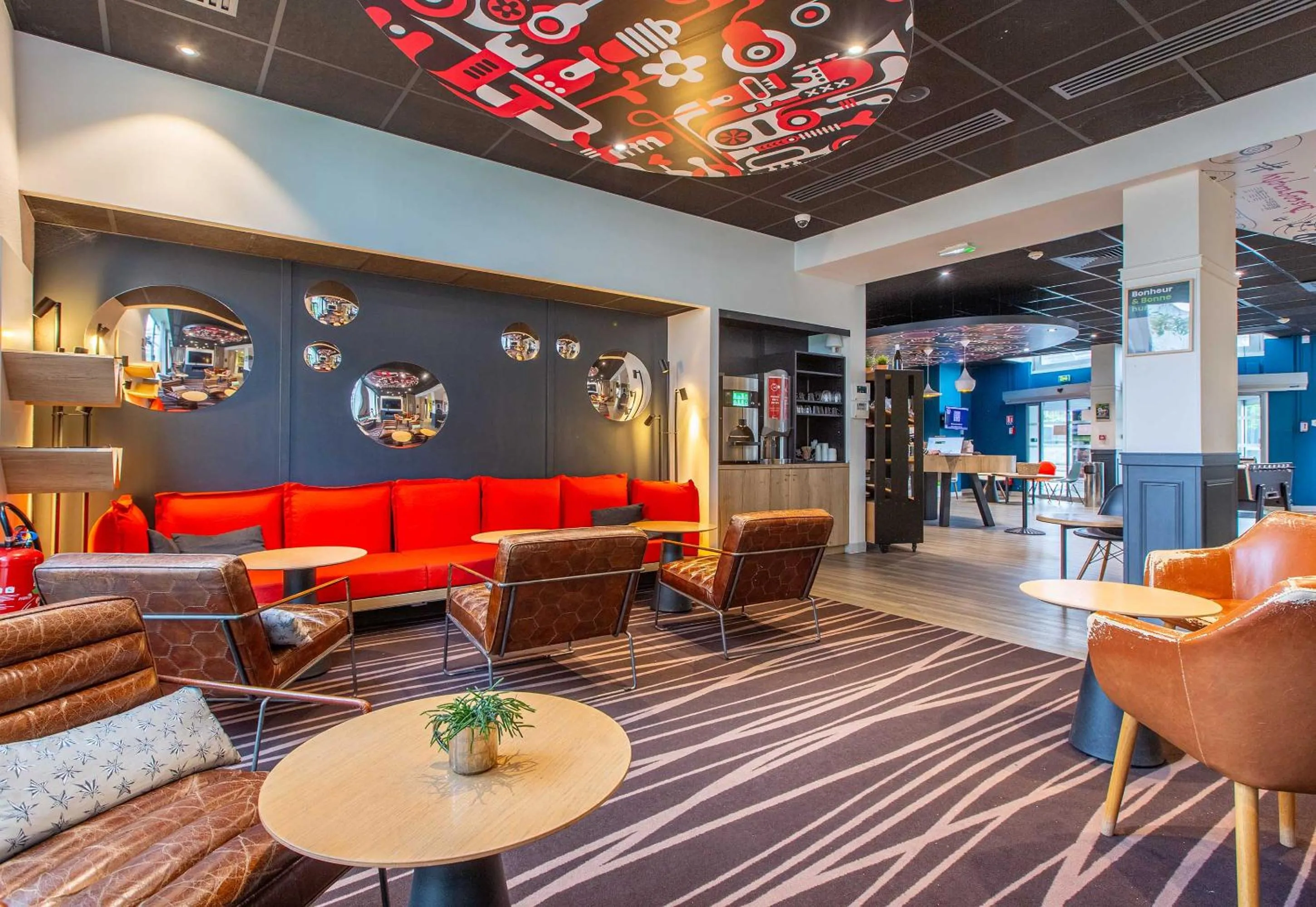 Living room in B&B HOTEL Orléans Centre Foch