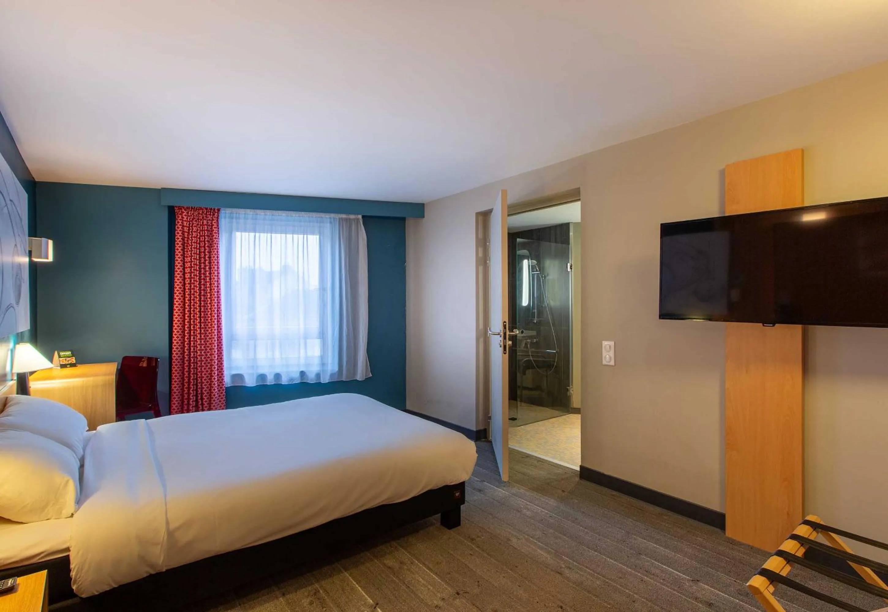 Bedroom, Bed in B&B HOTEL Orléans Centre Foch