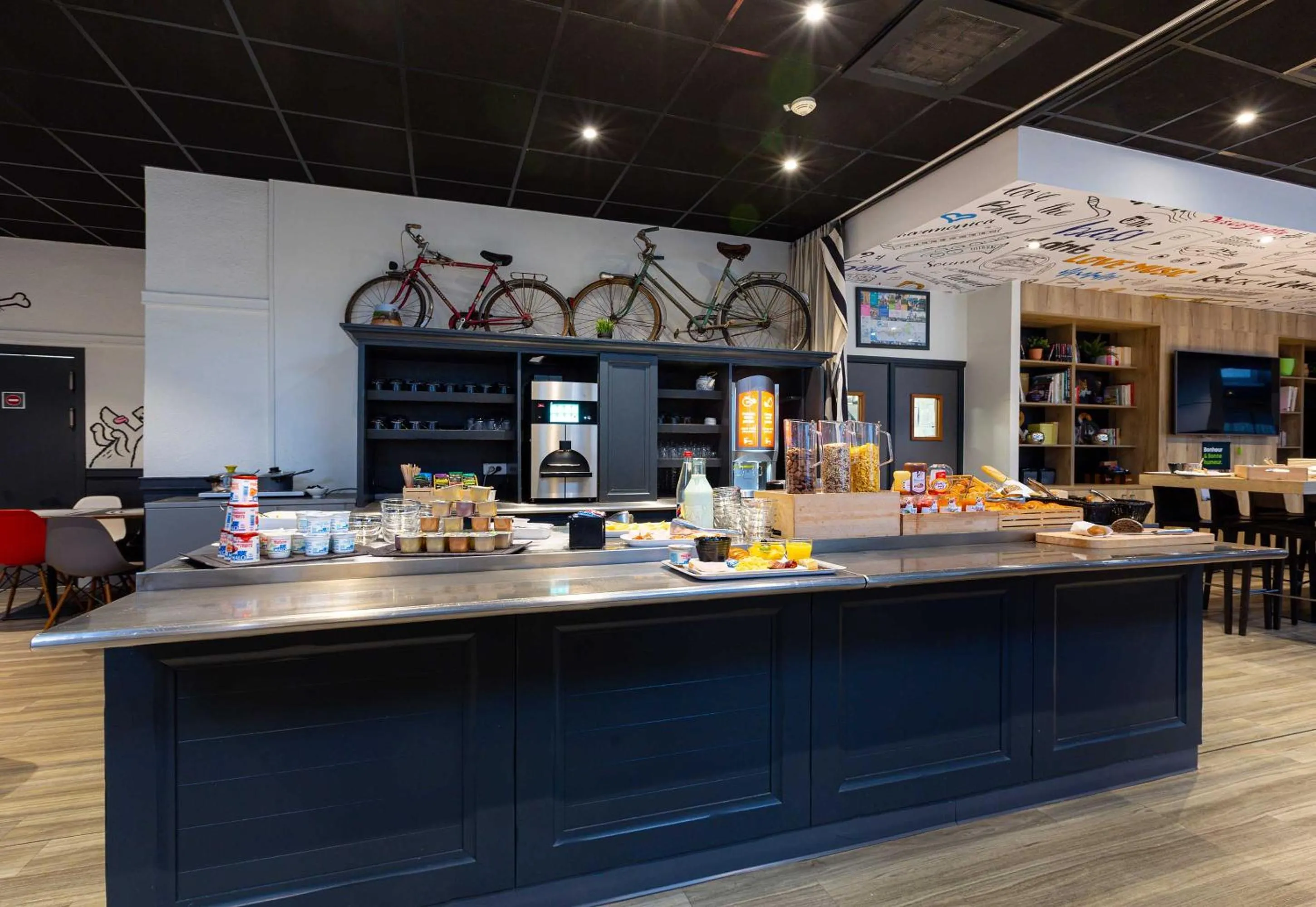 Breakfast in B&B HOTEL Orléans Centre Foch