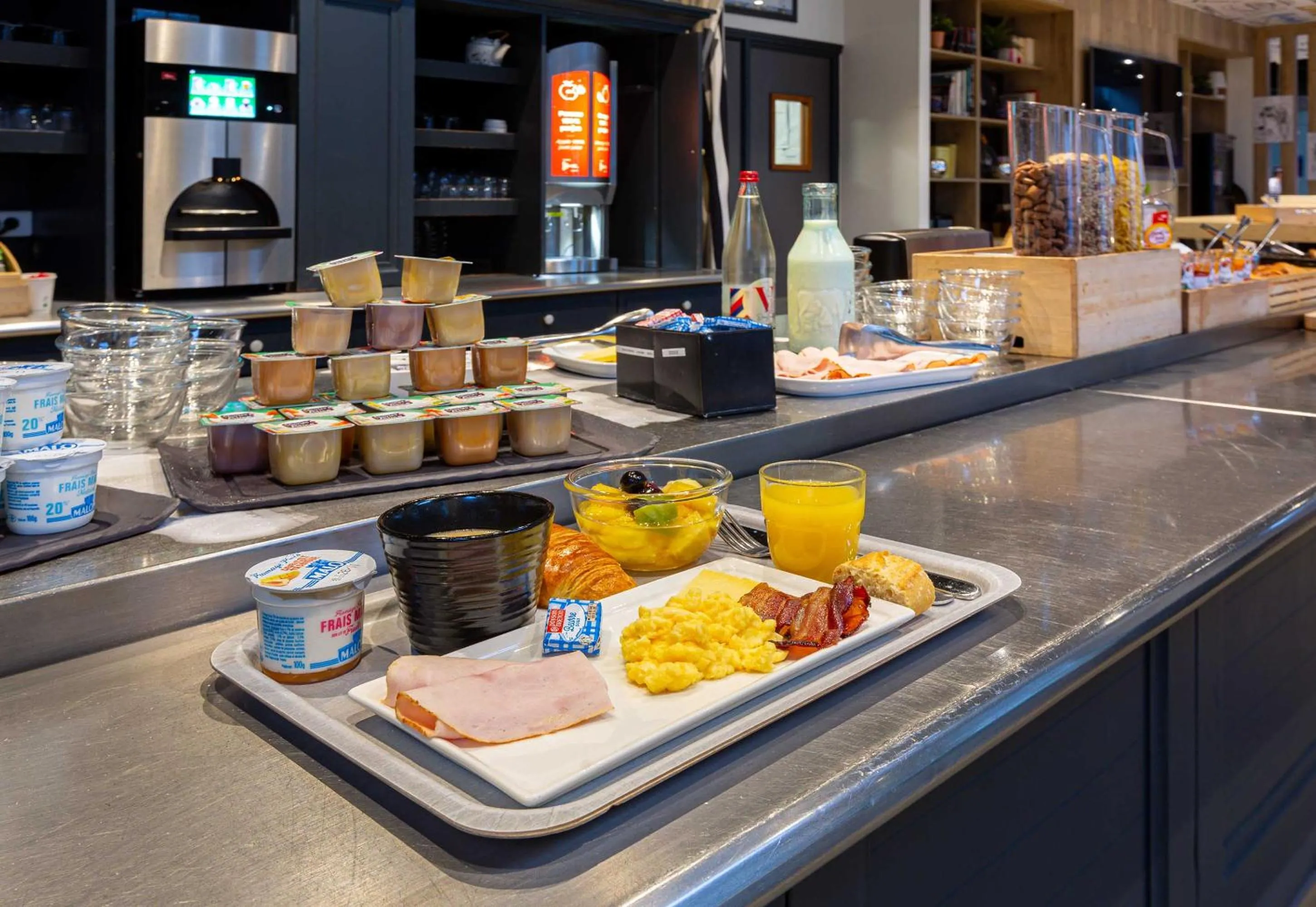 Breakfast in B&B HOTEL Orléans Centre Foch