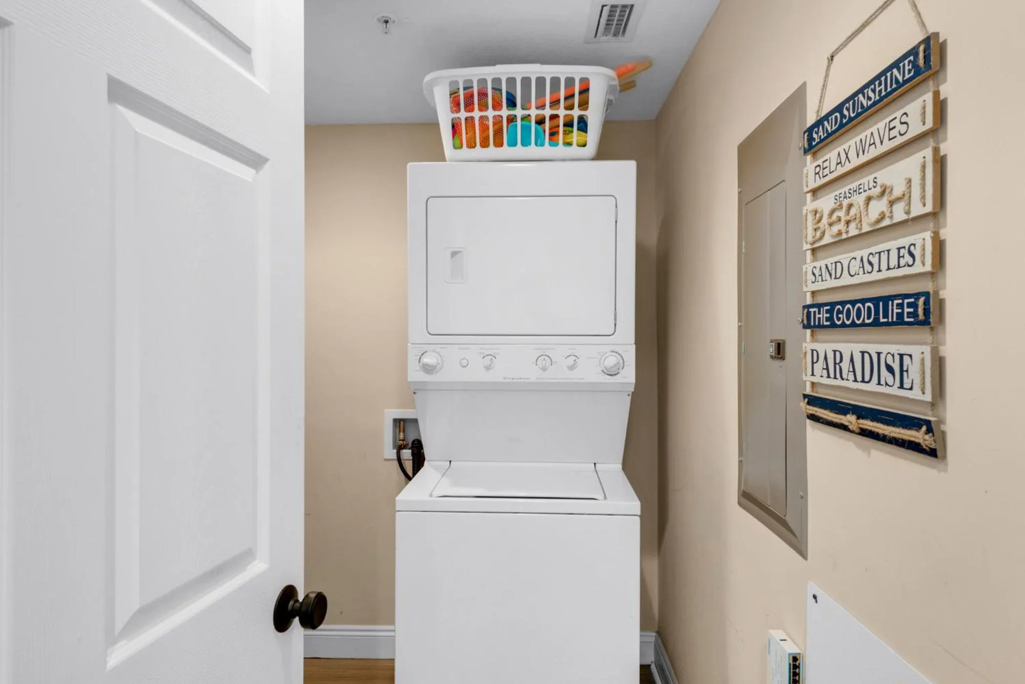 laundry in Treasure Island 1003