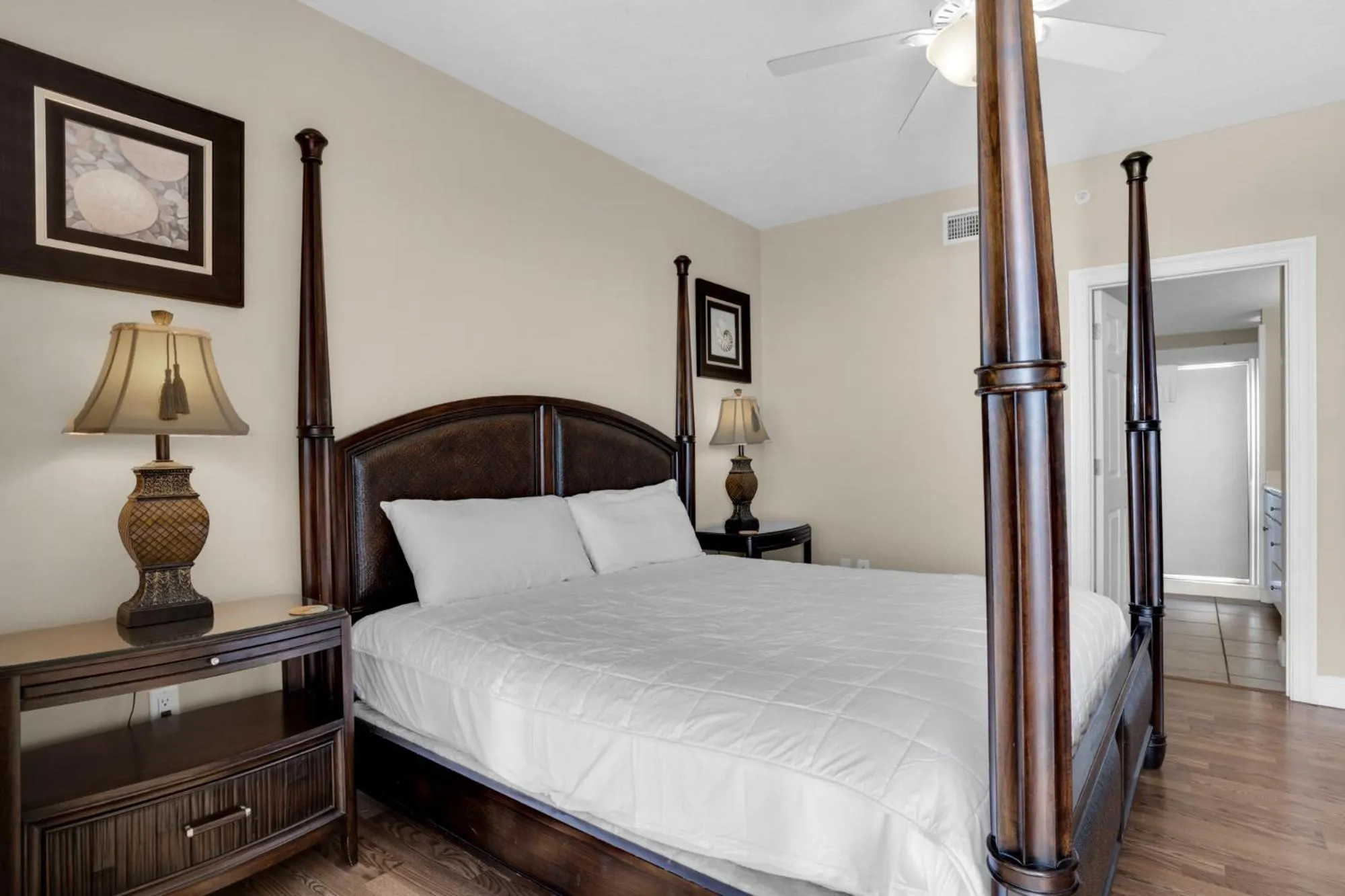 Bed in Treasure Island 1007