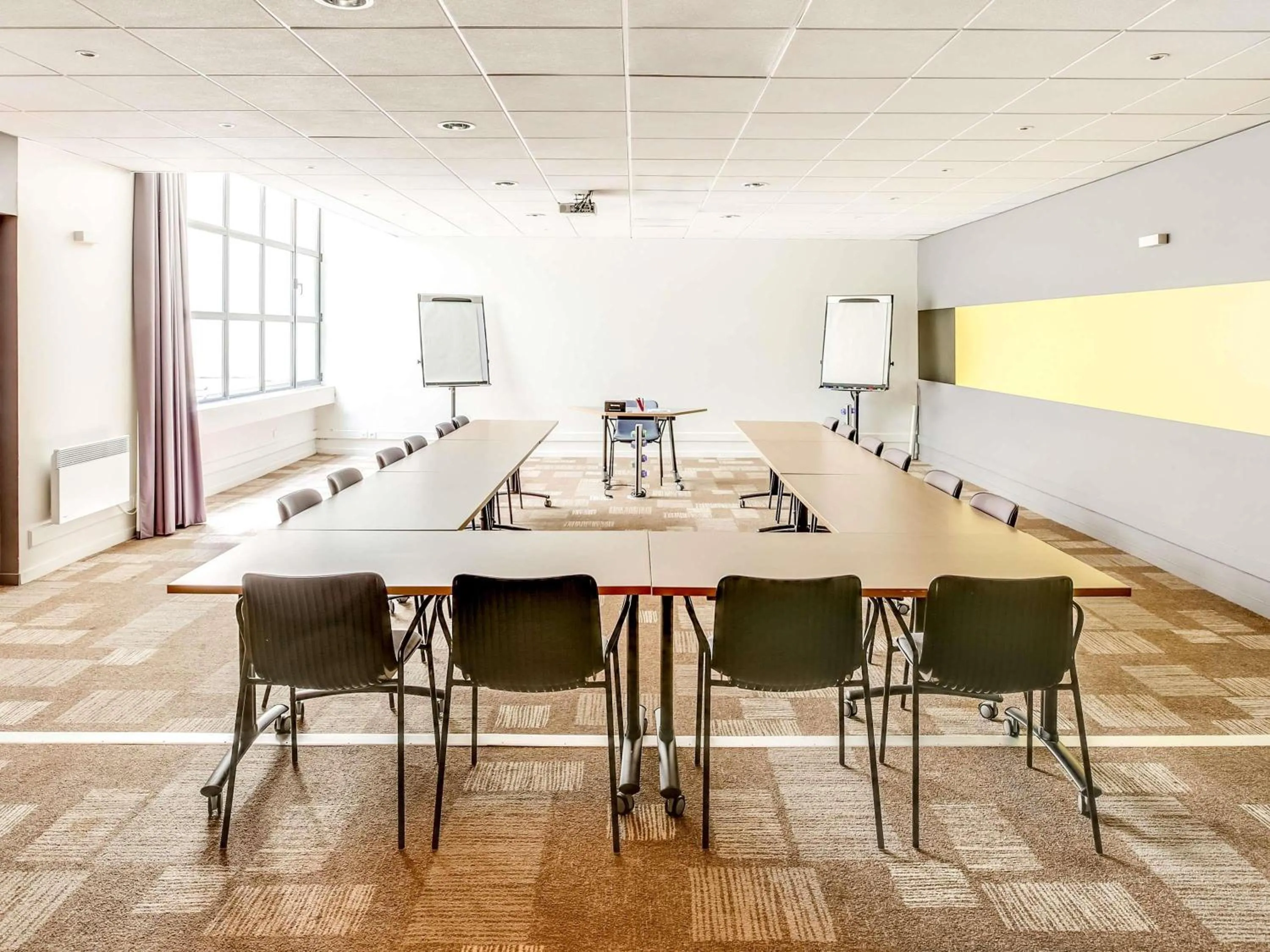 Meeting/conference room in ibis Paris Bastille Opera